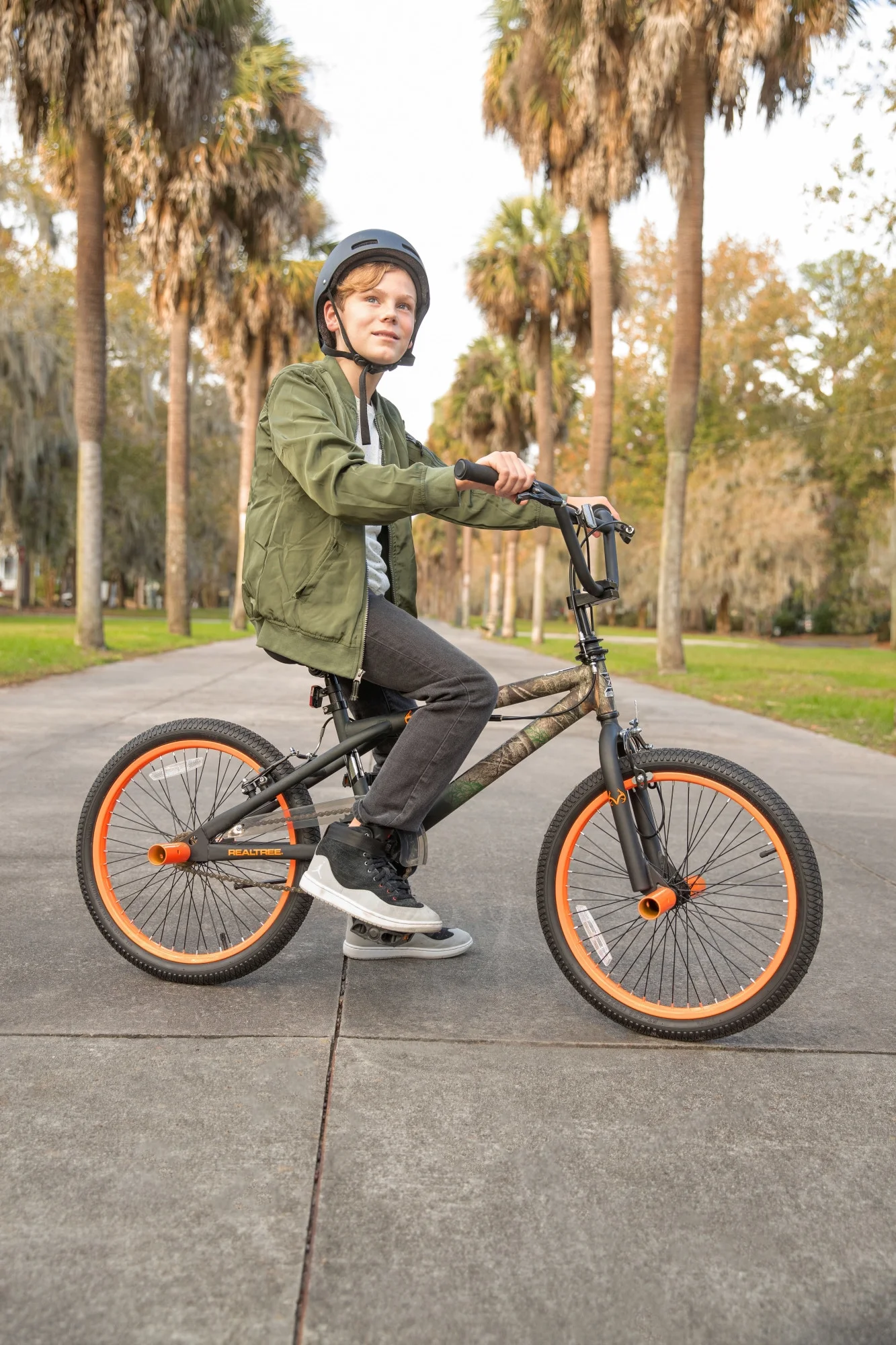 20" Realtree Boys Bike by for Age 7-14 Years(Black/20") - Image 10