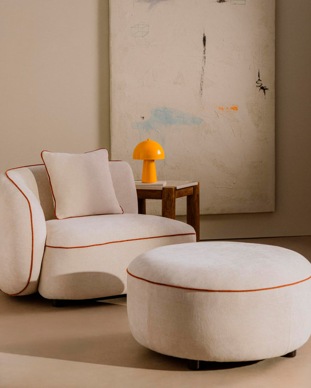 Ilham - Sillón Esquinero con Puff Redondo de Tela Ilham