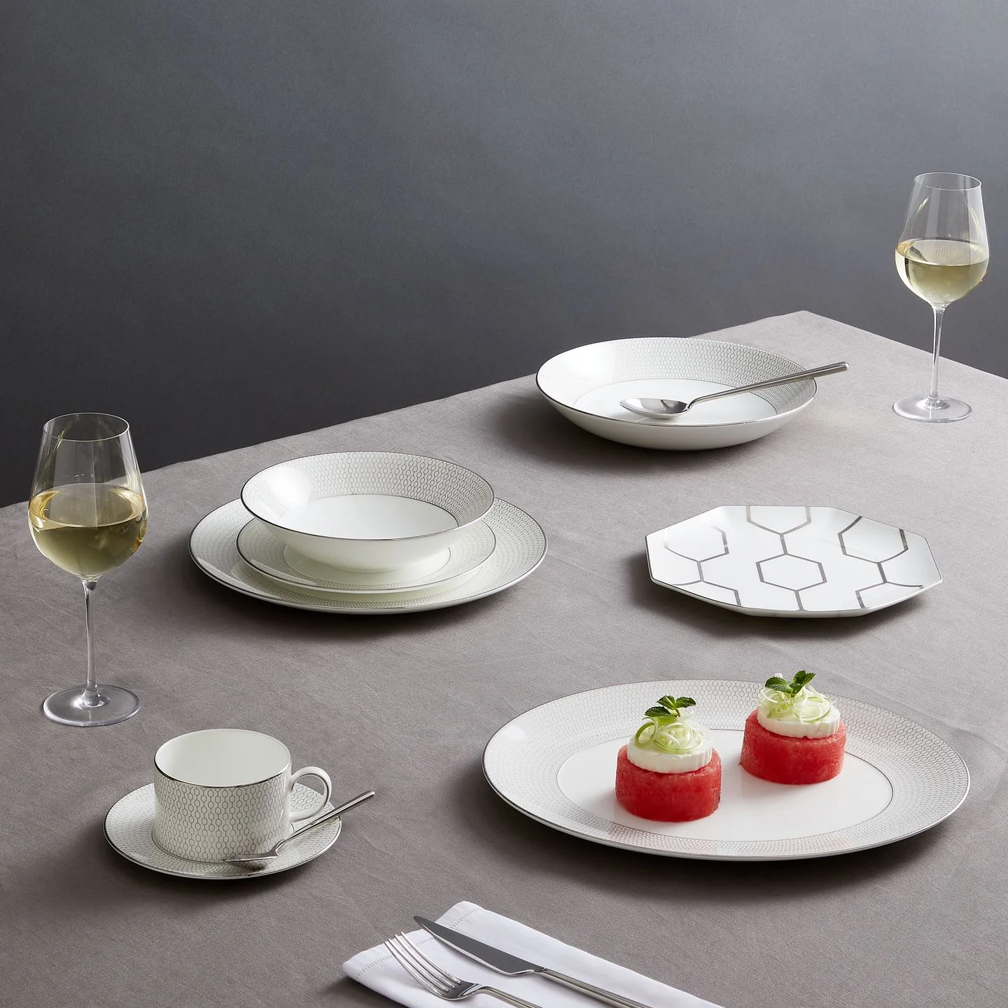 Gio Platinum Dinner Plate