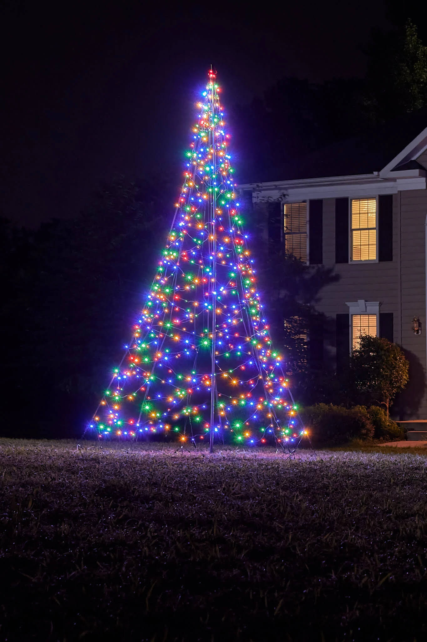 Fairybell - Outdoor LED Christmas Tree - Outdoor Christmas Decorations - Multicolor - 640 LED Tree - 13ft - Pole Included