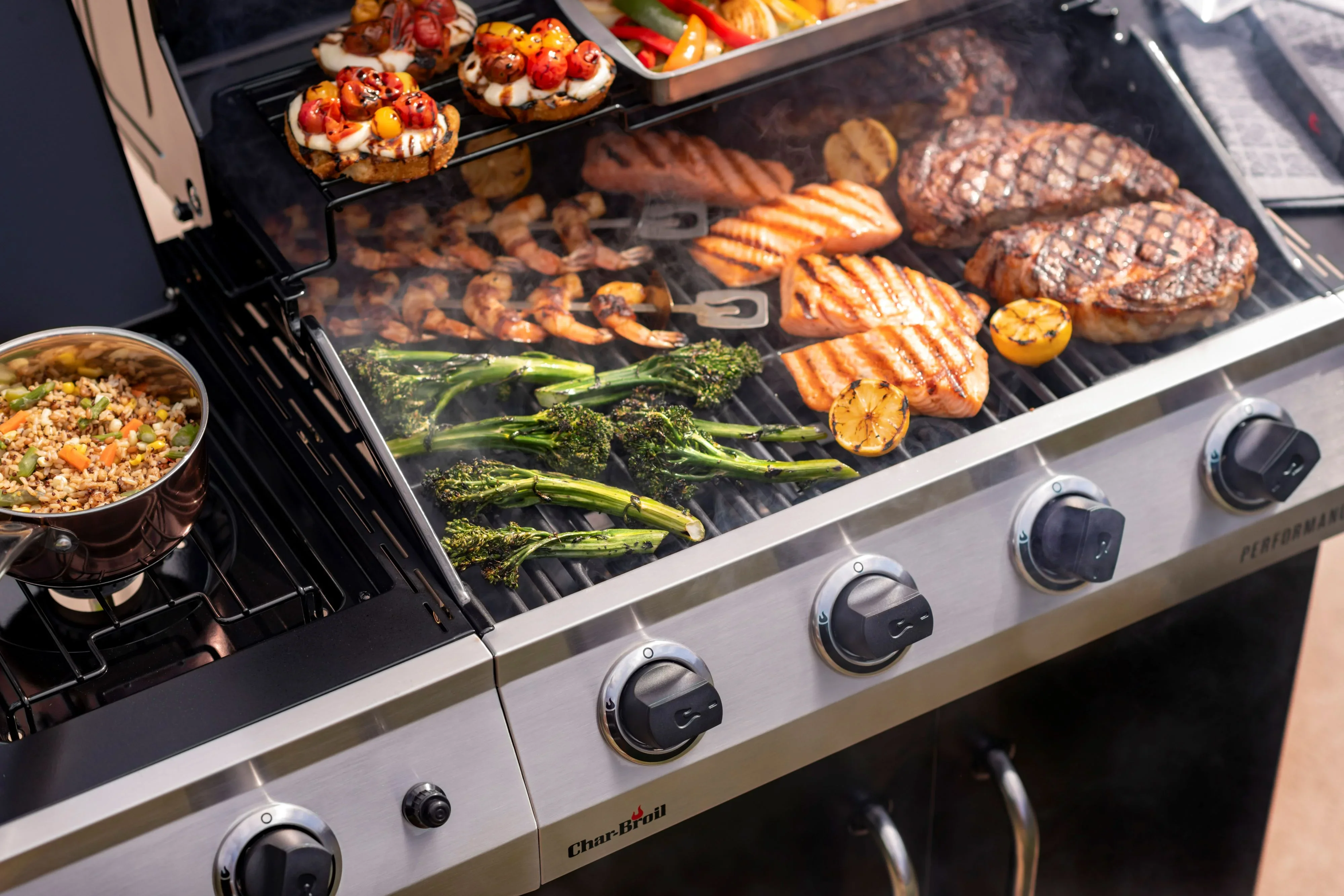 Char-Broil? Performance? Series 4-Burner Gas Grill, Black