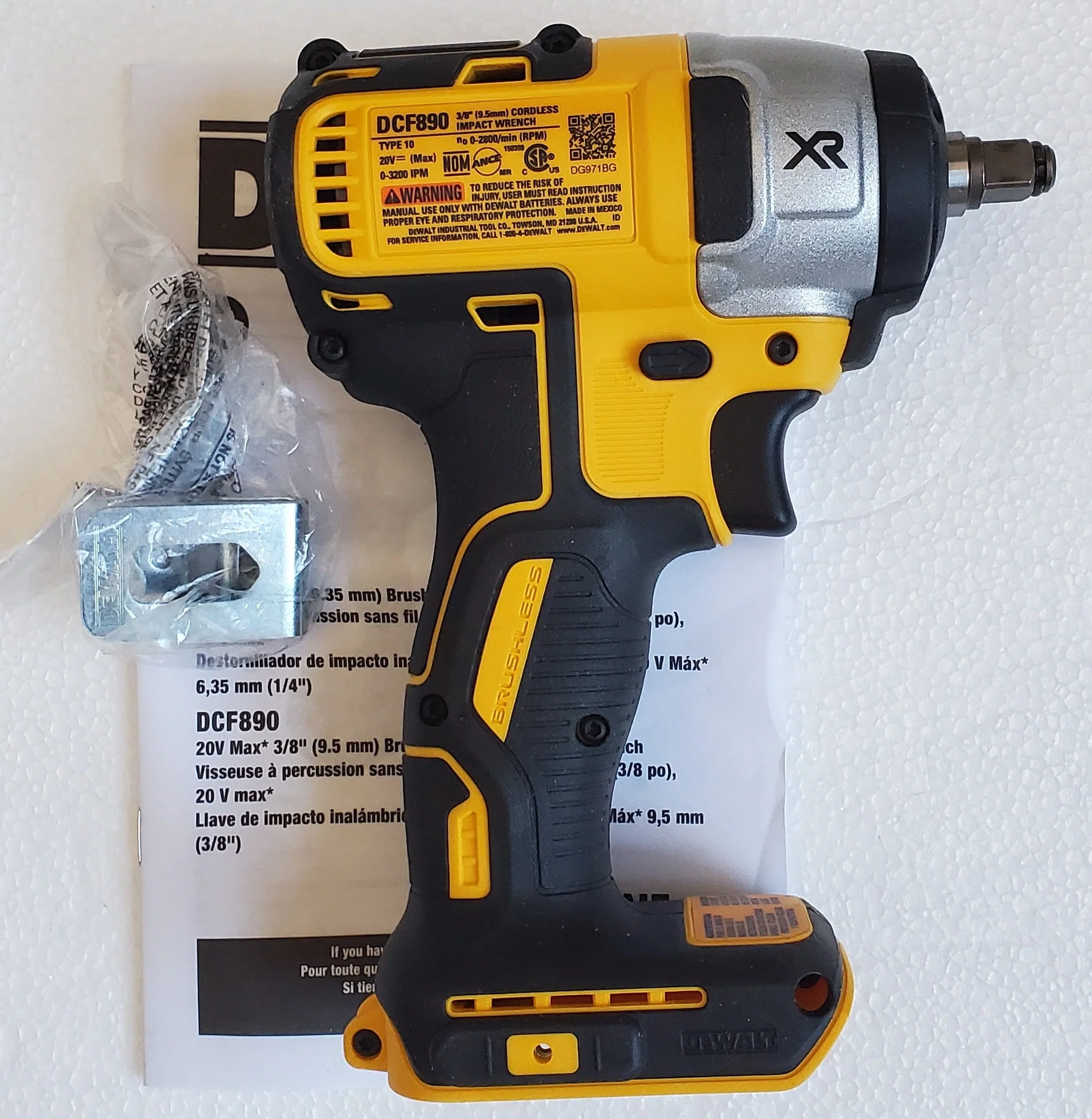 DCF911B 20V MAX 1/2" Cordless Impact Wrench