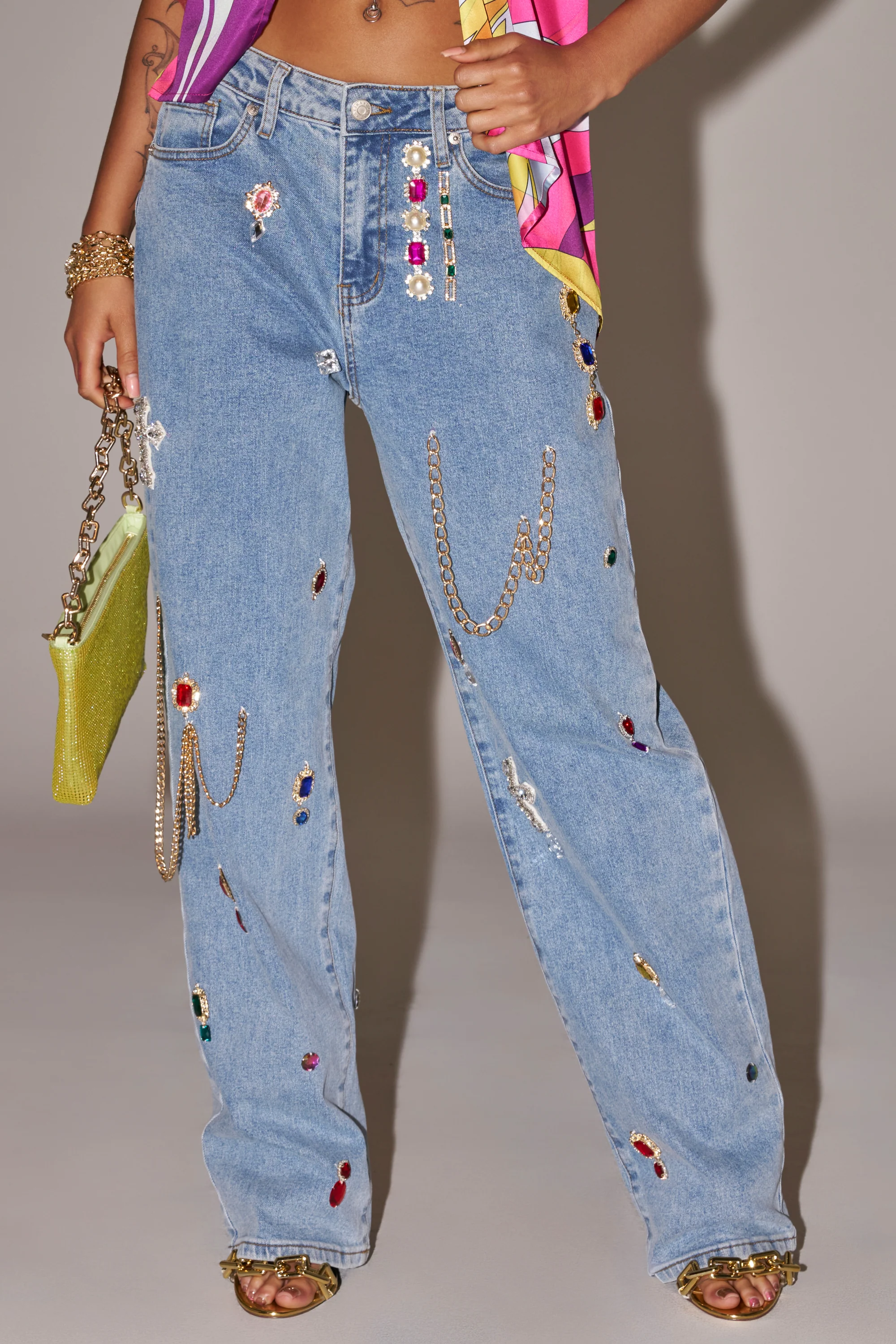 FEELING THE DIFFERENCE EMBELLISHED RELAXED DENIM - Akira Store