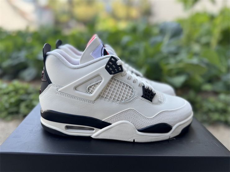 Air Jordan 4 Retro 