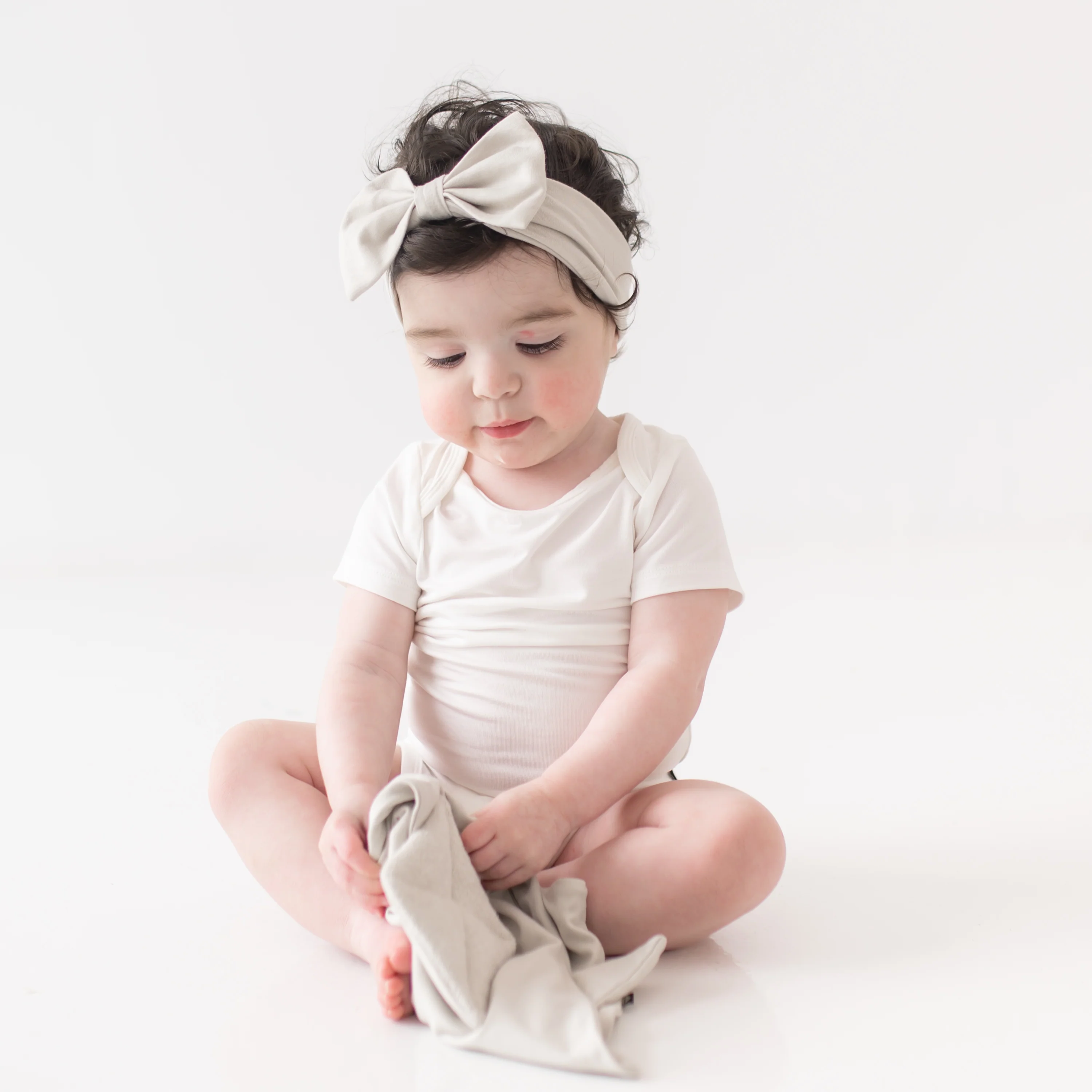 Bow Headband in Oat