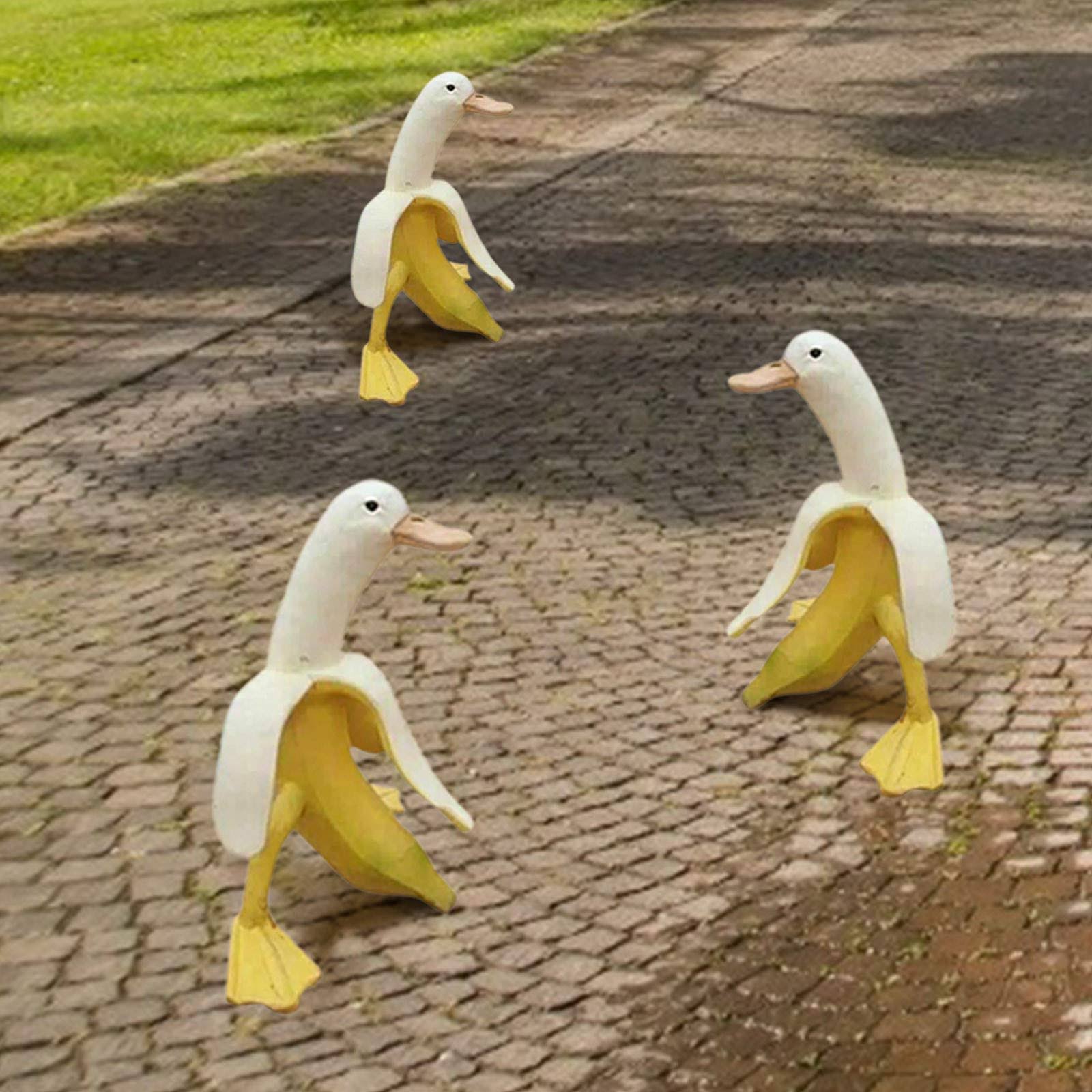 RICEFINE Banana Duck Sculpture, Whimsical Banana Duck Yard Art, Creative Banana Duck Art Statue Garden Yard Outdoor Decor (2 Pcs)