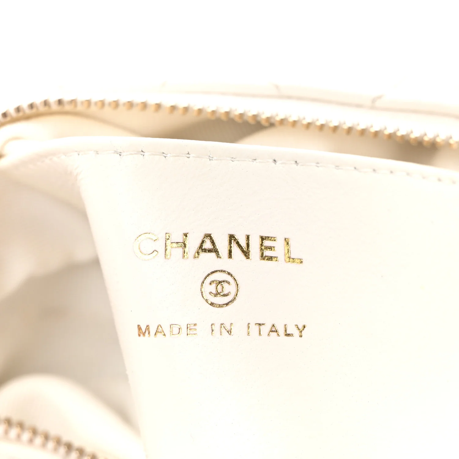 Lambskin Quilted Chain Around Pouch Hobo White