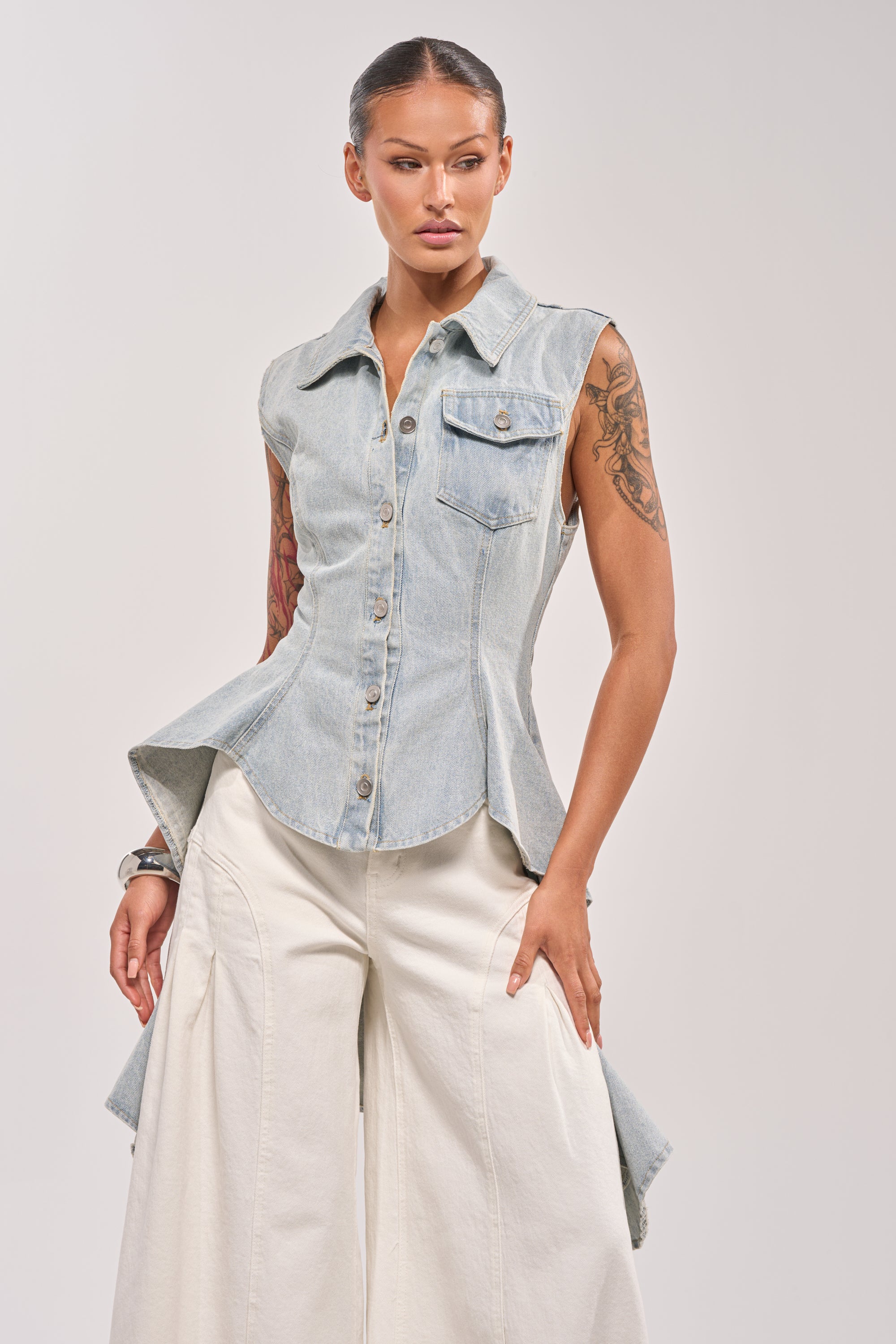 HIGH LOW DENIM VEST - Akira Store