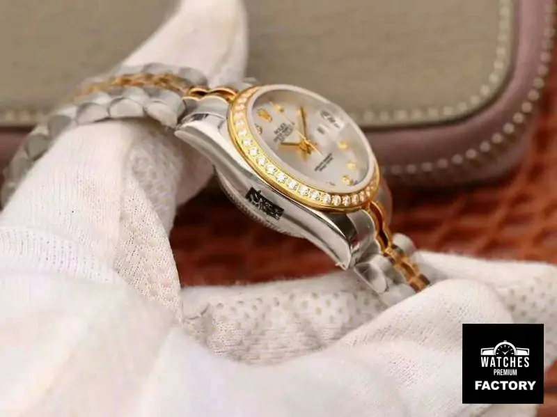 Rolex Lady Datejust 18K Yellow Gold 28MM Silver Dial