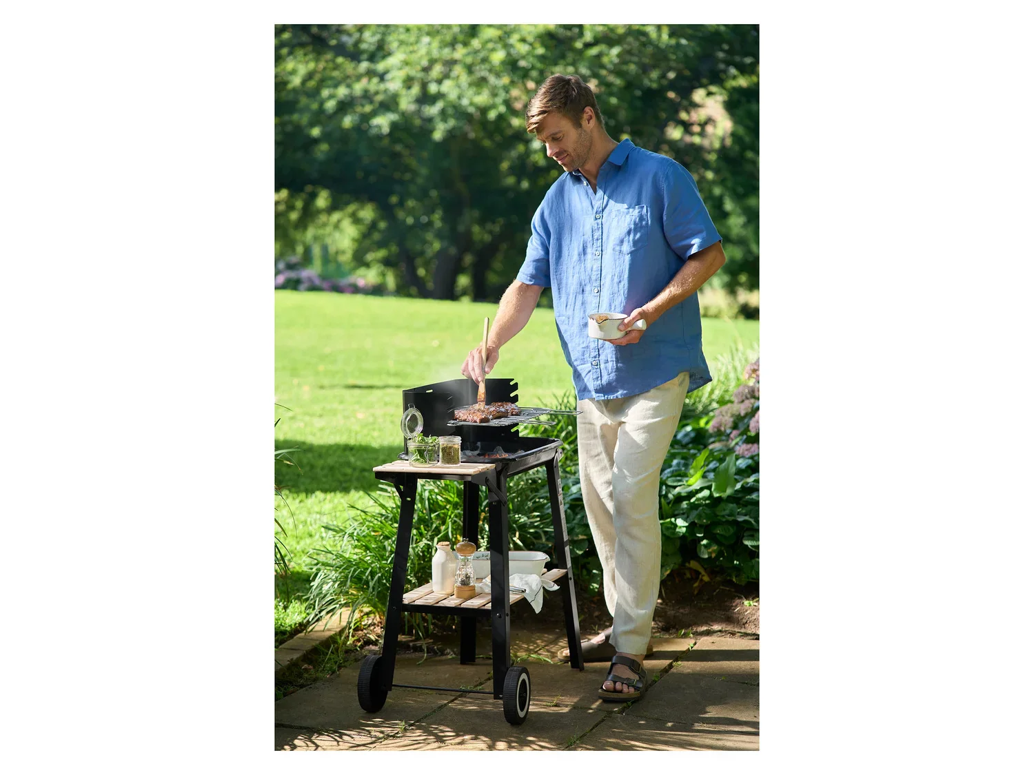 GRILLMEISTER Chariot-grill GGW 84 B1, avec tagre en bois