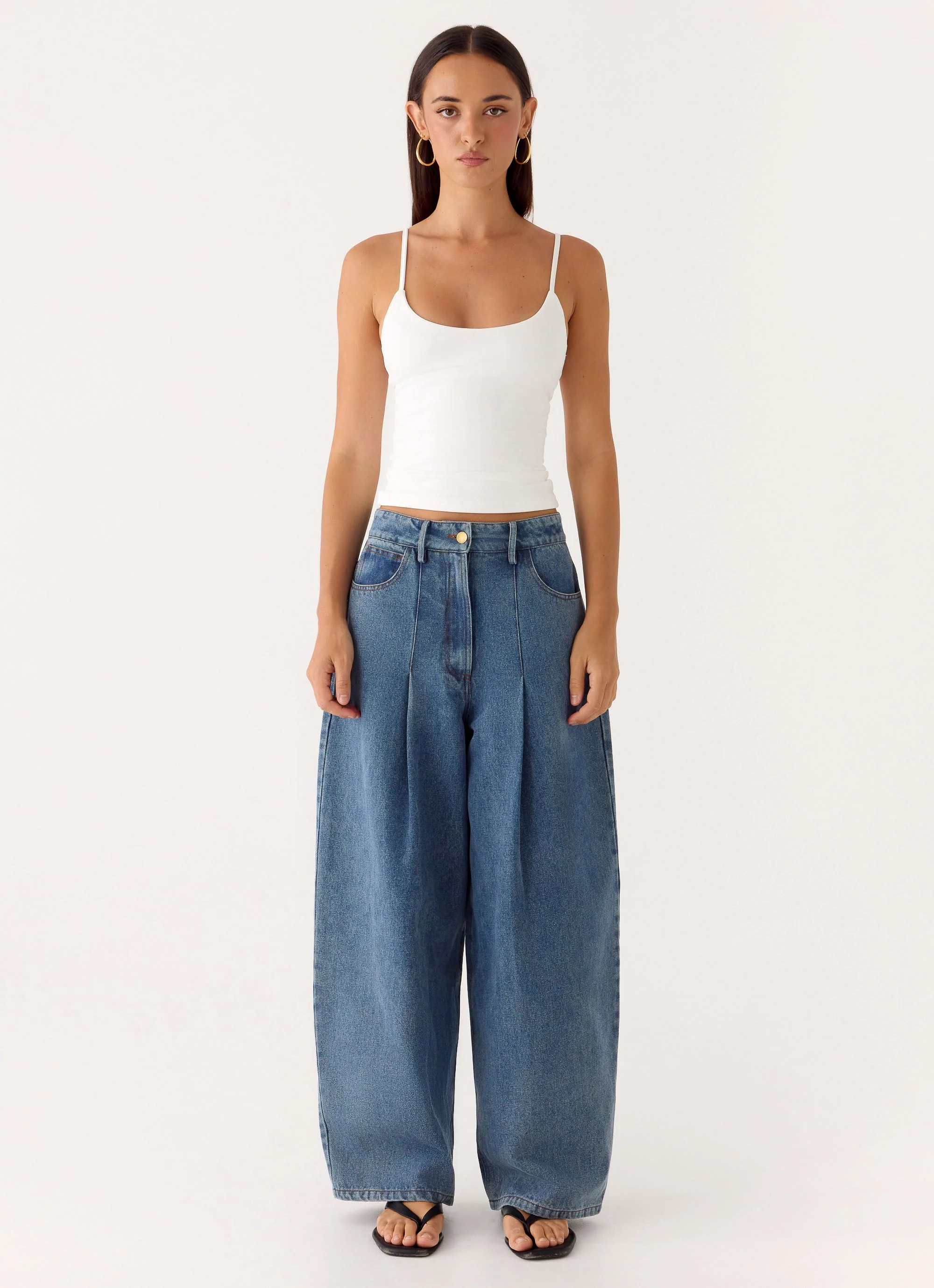 Zayn Pleated Denim Jeans - Light Wash Blue