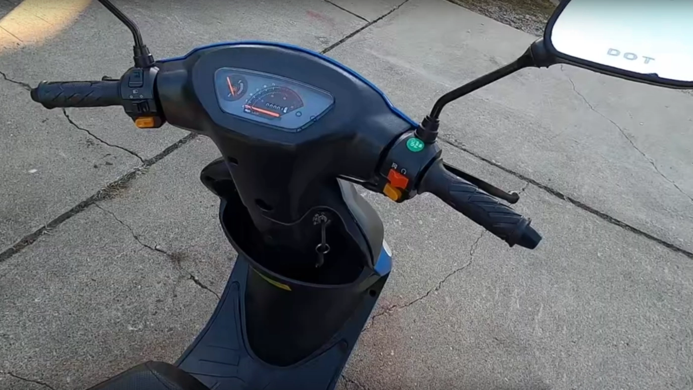 Pony SP 50cc Scooter Moped(Green) - Image 2