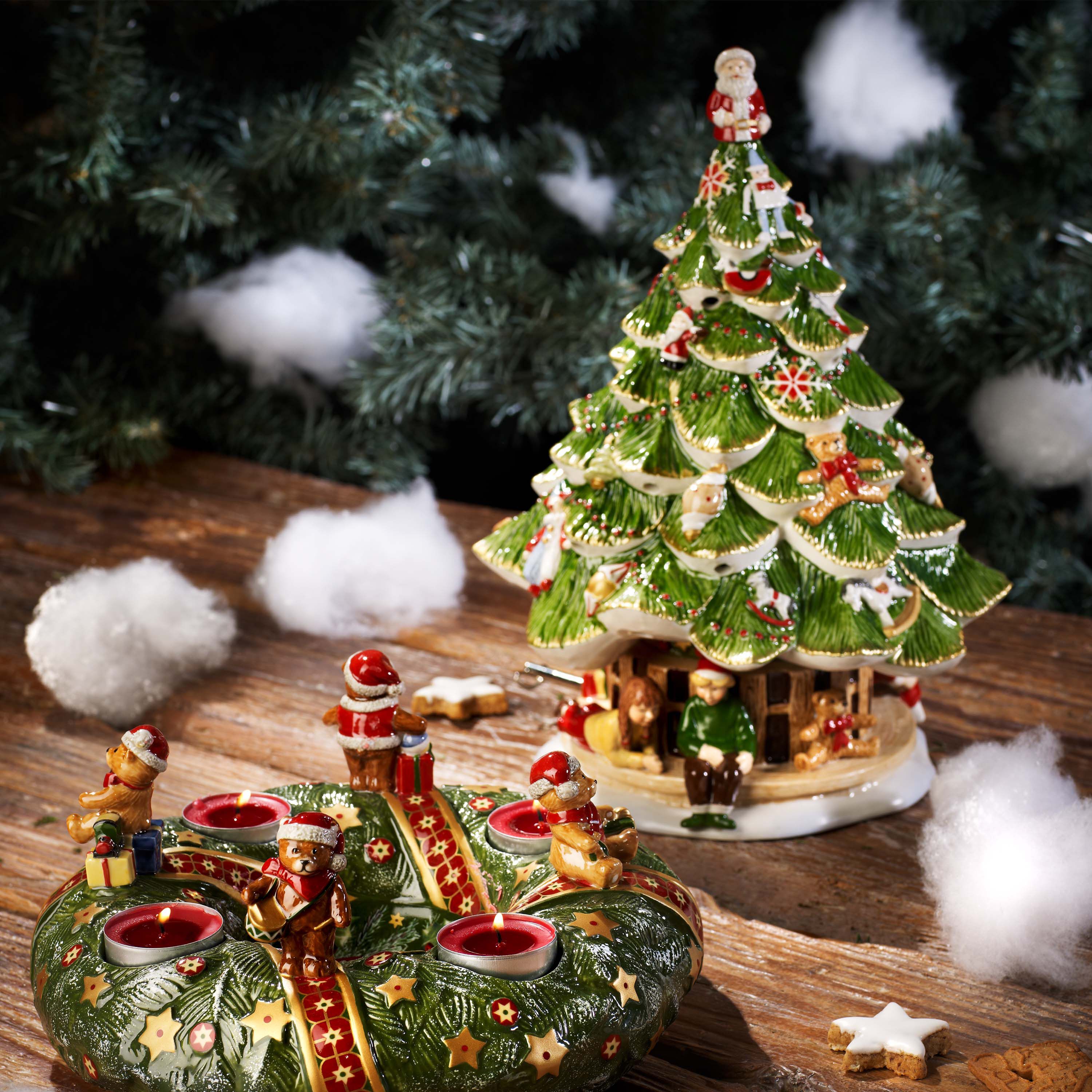 Christmas Toy's Christmas music box - Multi-colored, 8.9'' x 8.7'' x 12.1'', porcelain