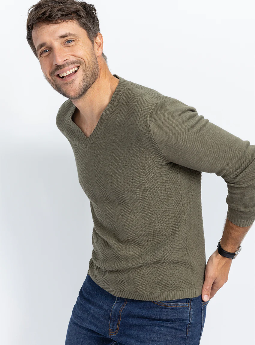 Pull homme col V chevrons en coton Vert Kaki