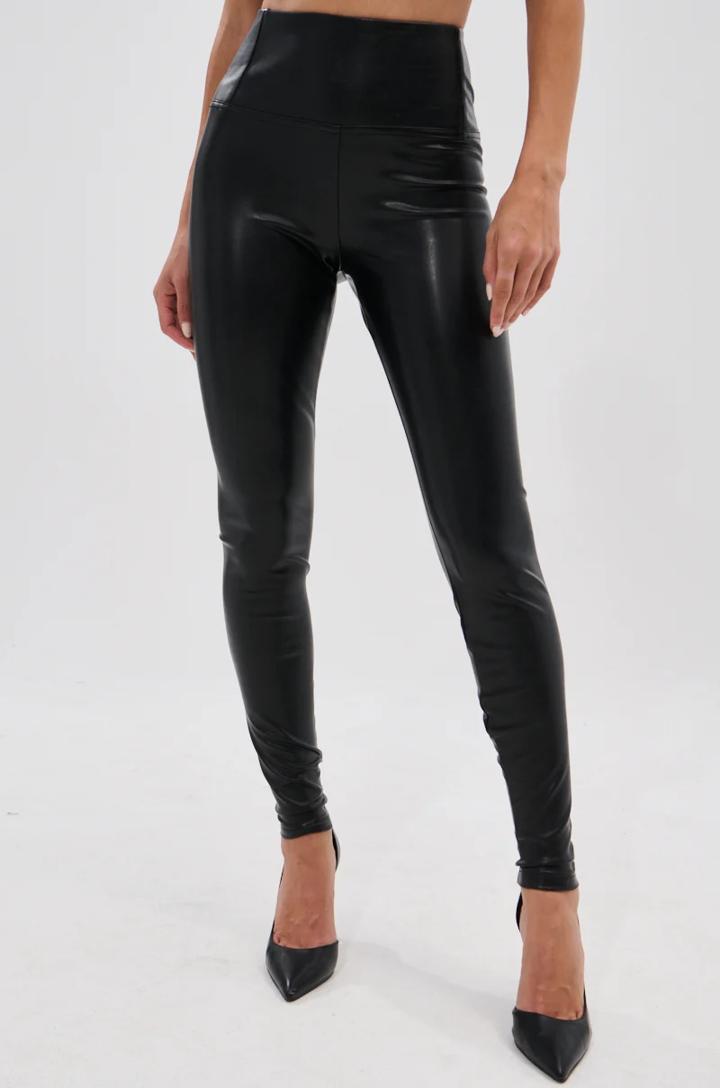SLIM THICC 4 WAY STRETCH LEGGING IN BLACK - Akira Store