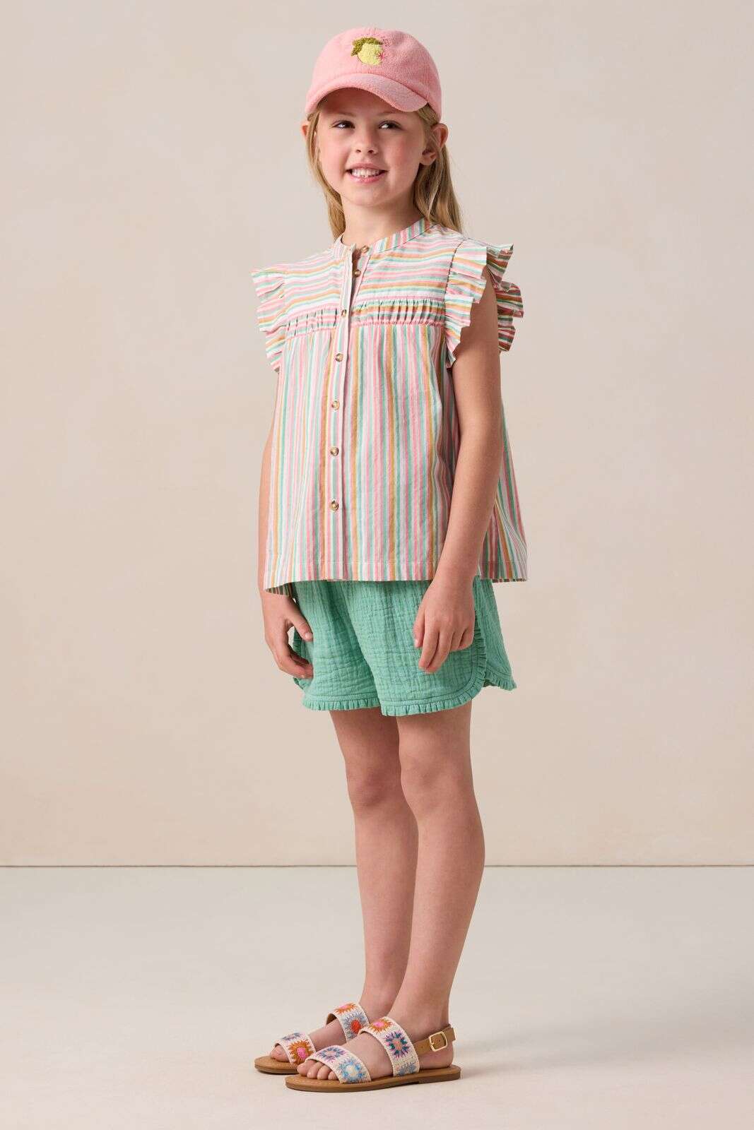 Groene shorts met ruffle details