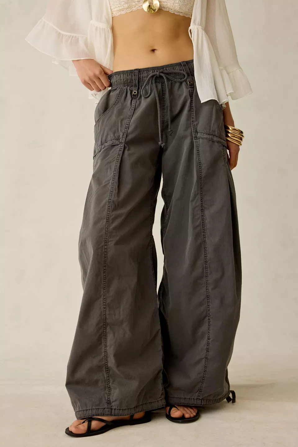 BDG Sunridge Mid-Rise Cargo Balloon Pants-Charcoal