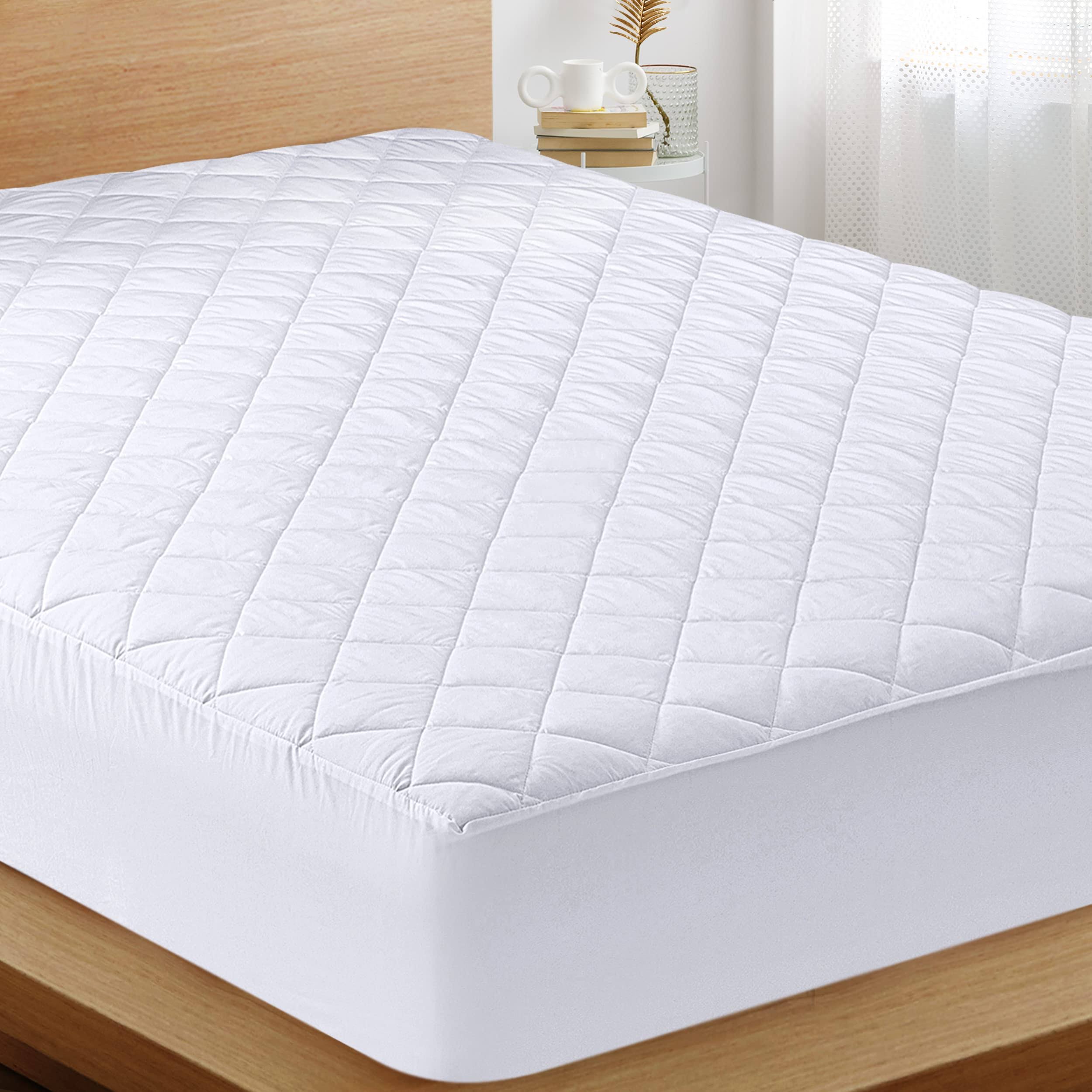 Utopia Bedding Quilted Fitted Mattress Pad (Twin) - Elastic Fitted Mattress Protector - Mattress Cover Stretches Up to 16 Inches Deep - Machine
