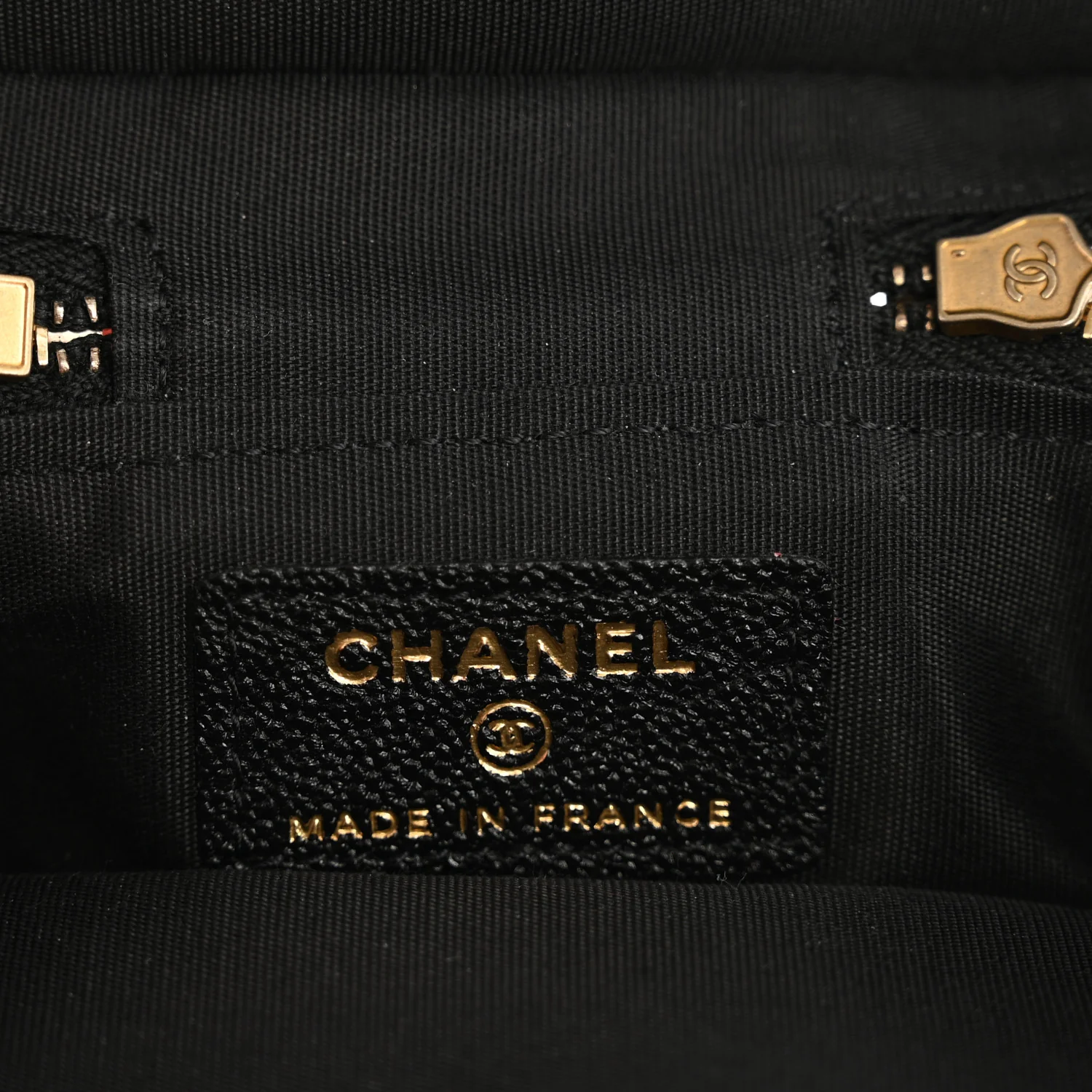 Caviar Quilted Mini Top Handle Vanity With Chain Black