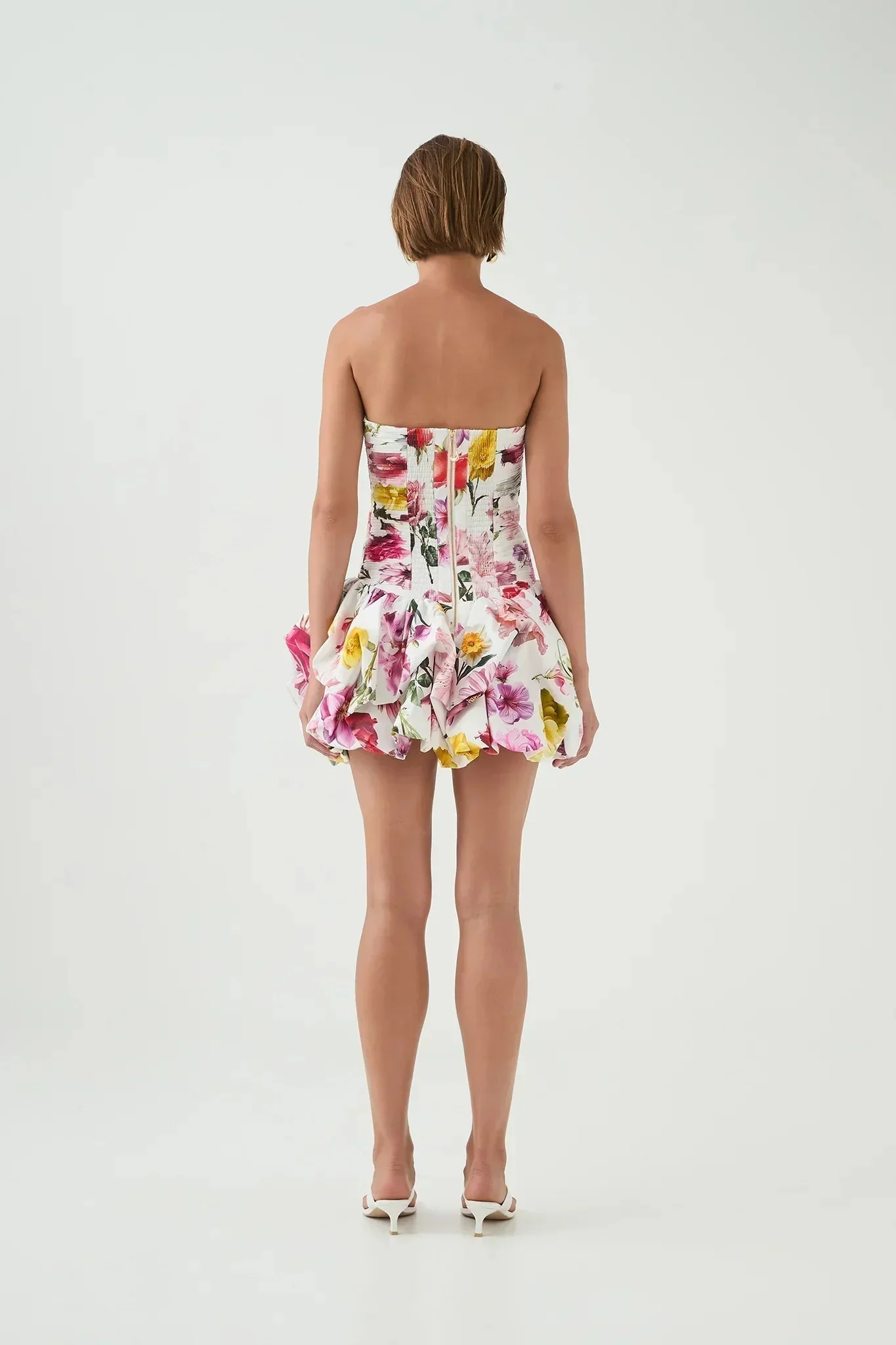 Robe de soirée courte blanche pour femme avec ourlet bouffant