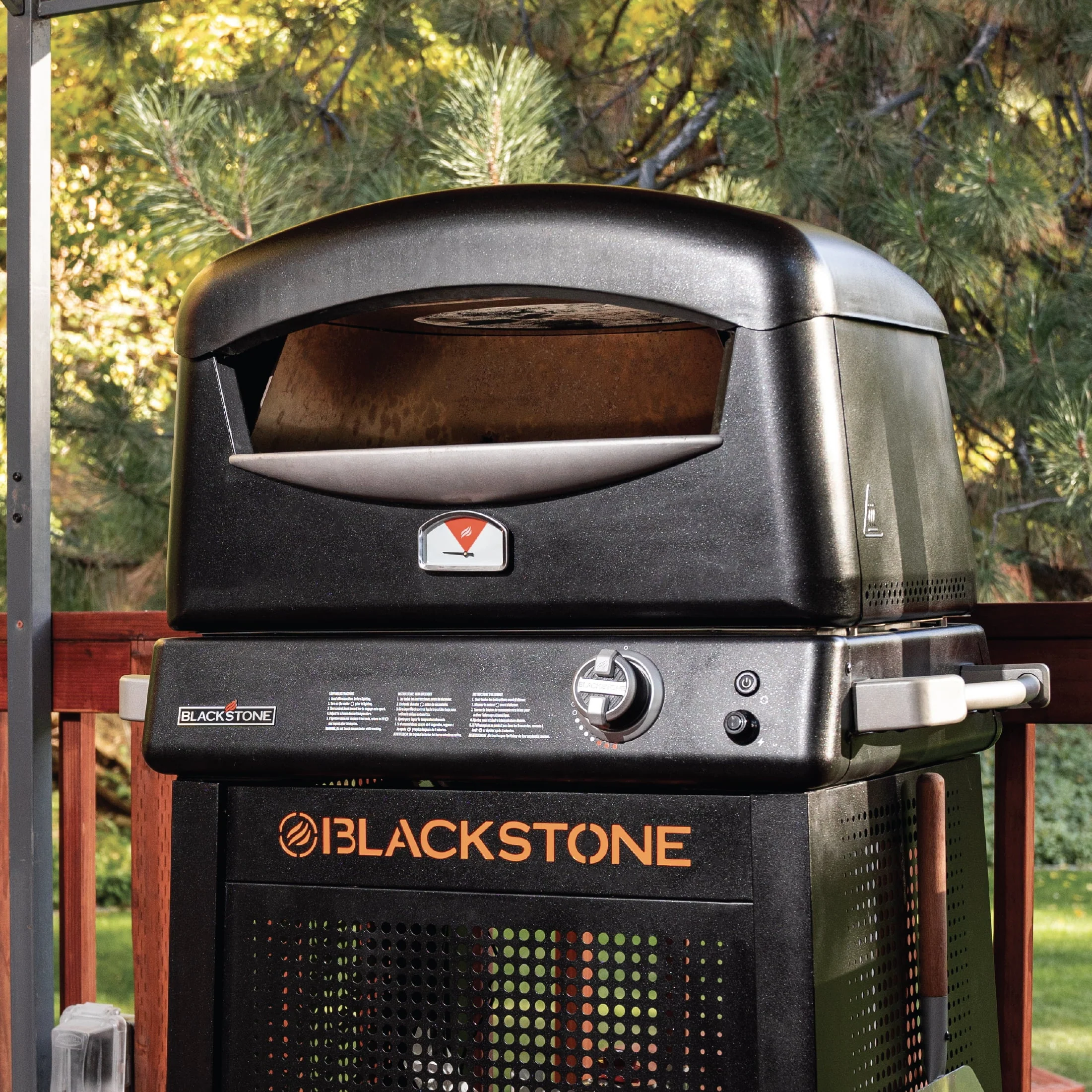 Blackstone Propane Outdoor Pizza Oven with Stand and Pizza Peel Image 2