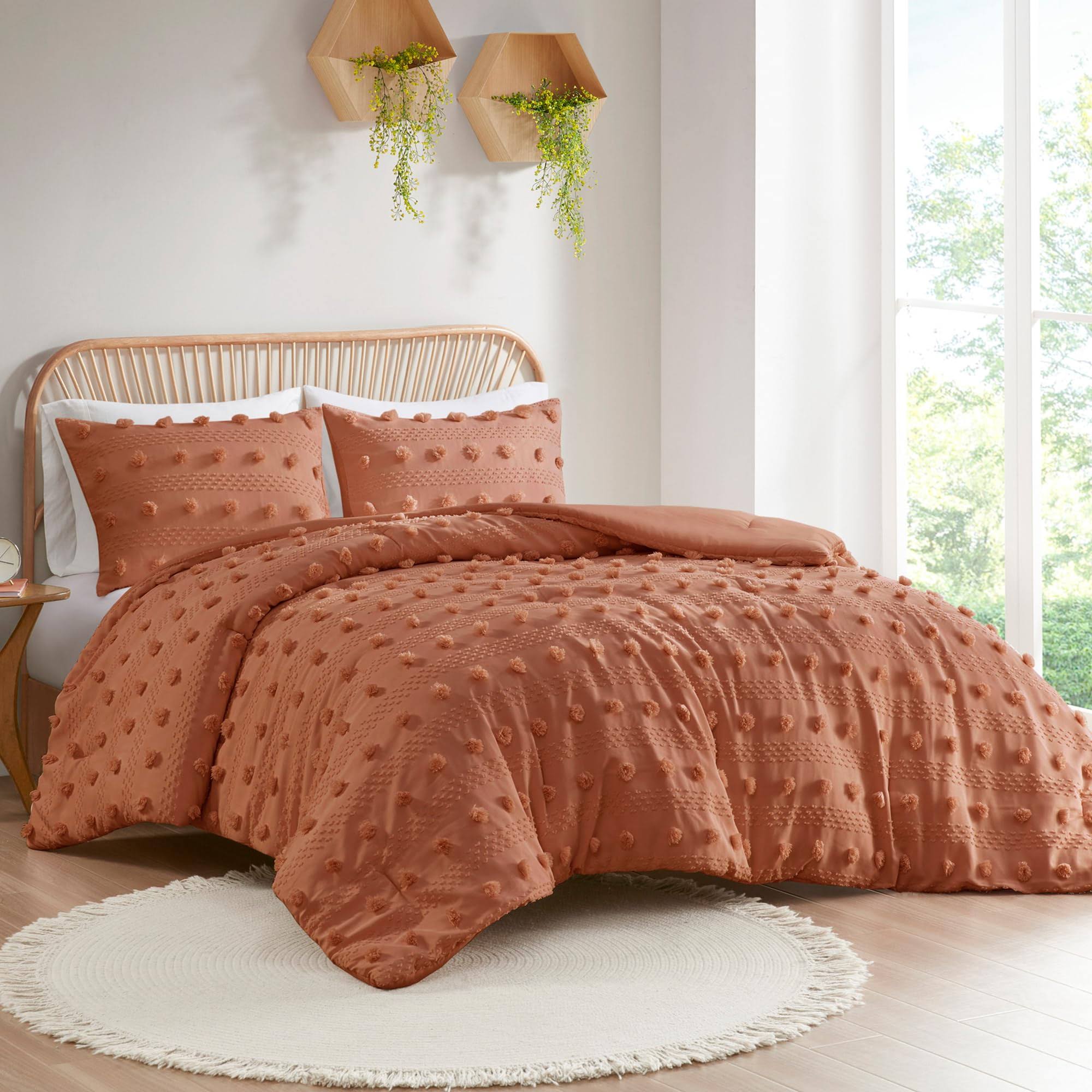 Intelligent Design - Lucy Clip Jacquard Comforter Set - Full/Queen - Rust