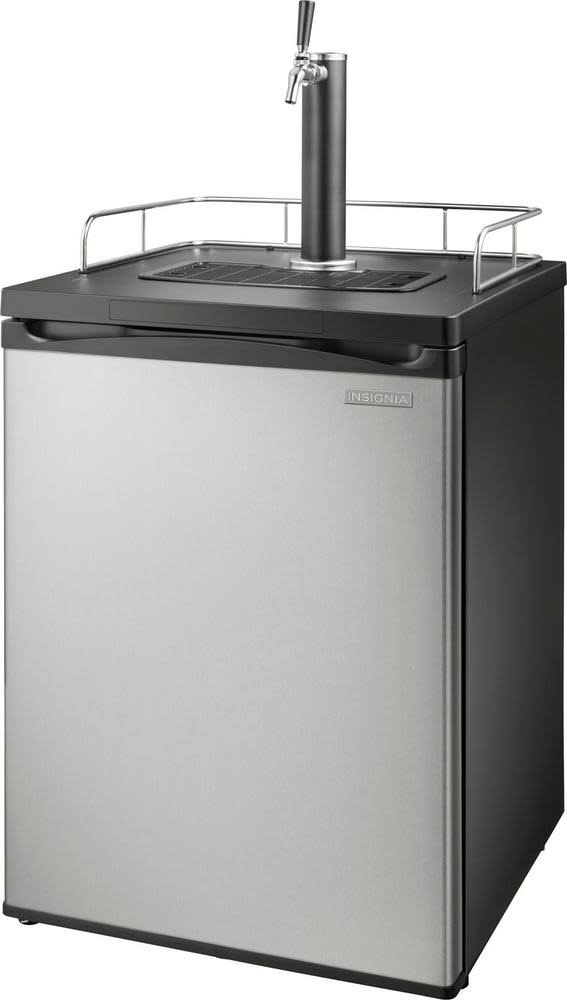 Insignia 1-Tap Beverage Cooler Kegerator - 5.6 cu ft - Stainless Steel
