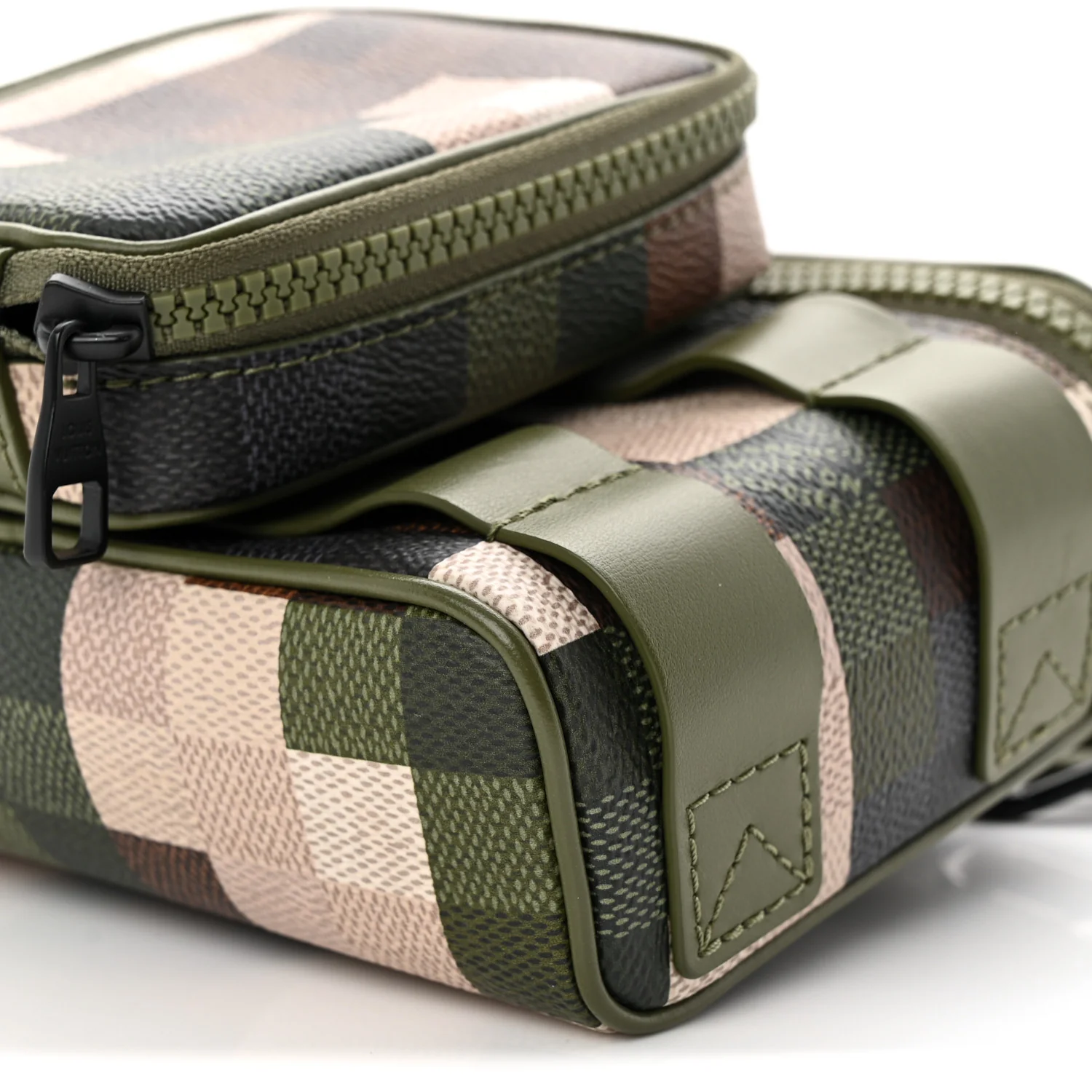 Damoflage LV Trail Wearable Wallet Green