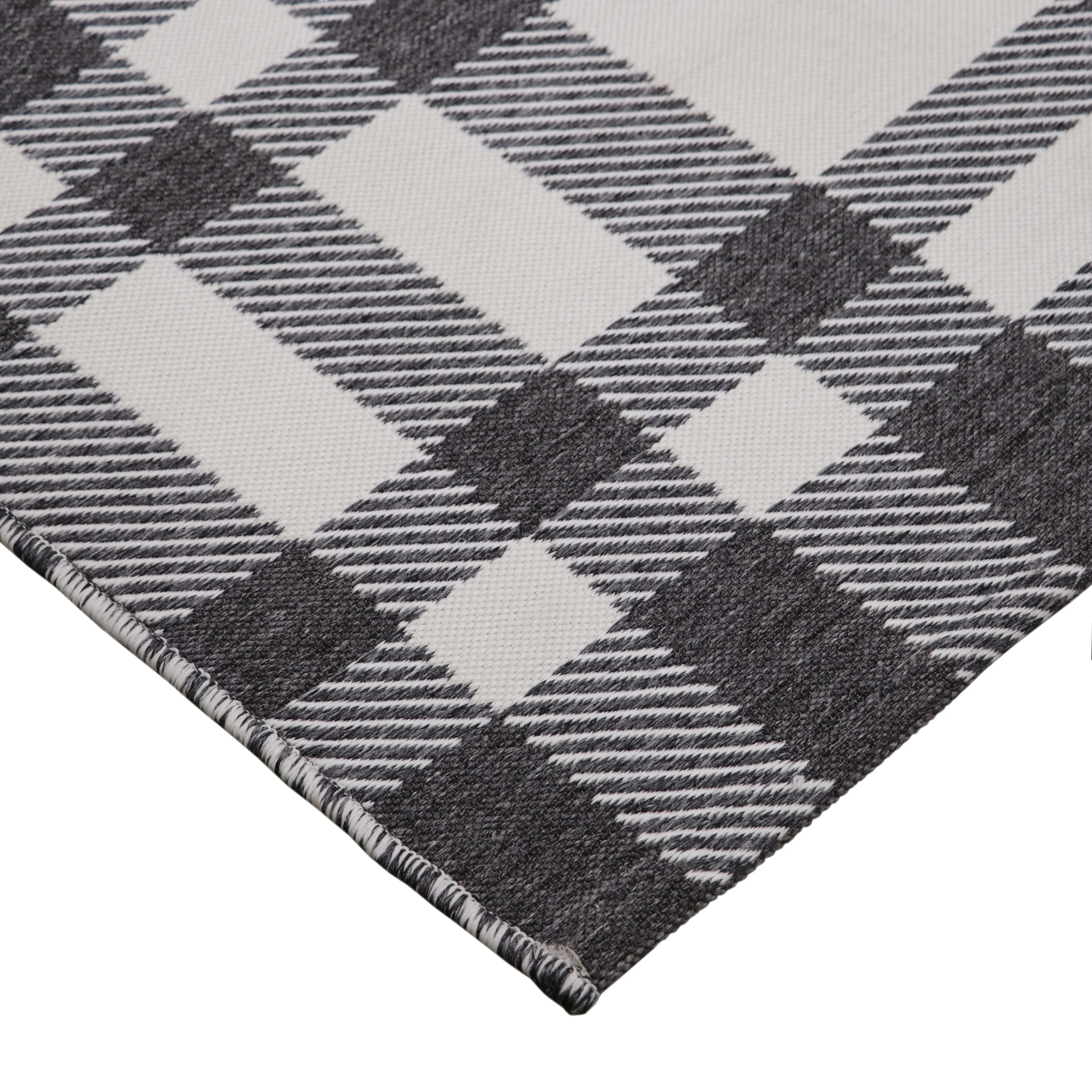 Better Homes & Gardens Buffalo Plaid Reversible Rug, Black/White, 7' x 10'