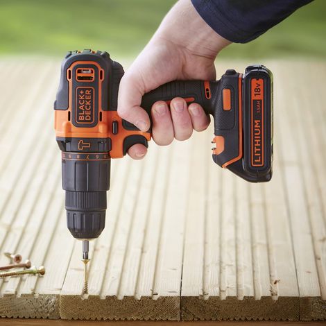 BLACK+DECKER Perceuse à percussion sans fil - 18 V - 1,5 Ah - 2 Vitesses - 104 accessoires - Livrée en boite à outil (BDCHD18S1KA-QW) — vue 5