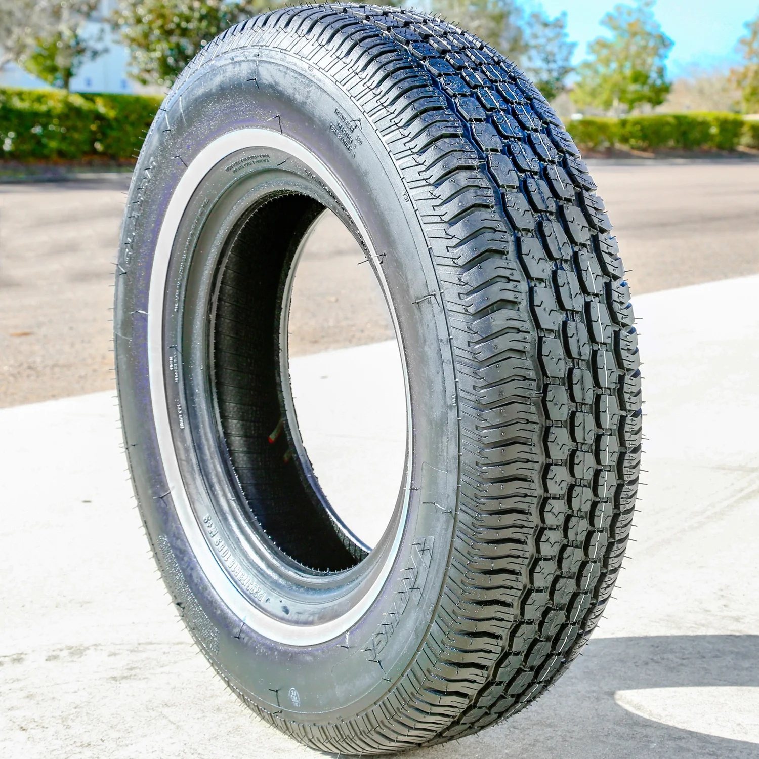 Classic 235/75R15 105S A/S All Season Tire Fits: 1995 99 Chevrolet Tahoe LT, 1999 Chevrolet Silverado 1500 Base Image 5