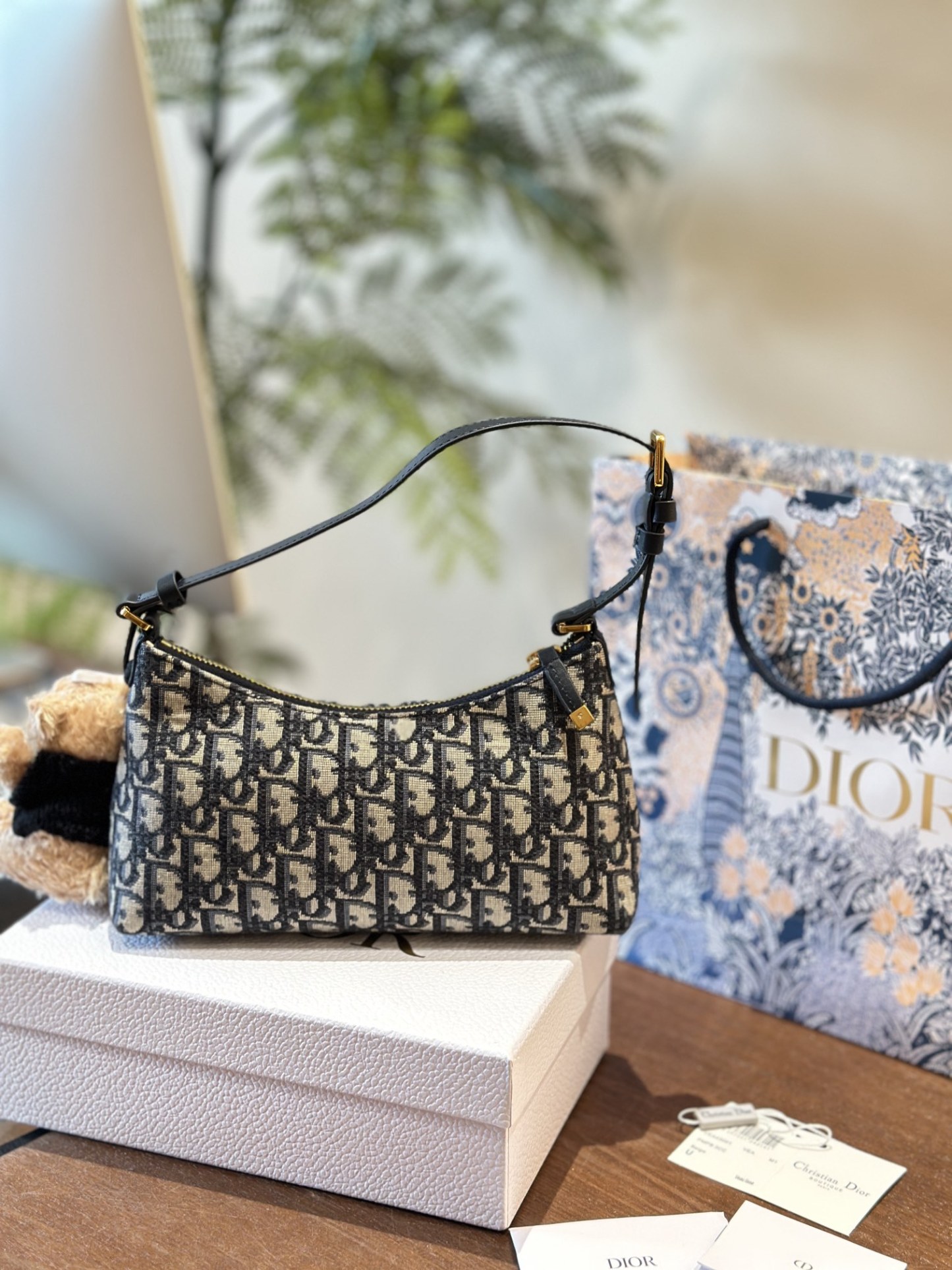 D 2025 new arrilval hobo bag size: 23 cm