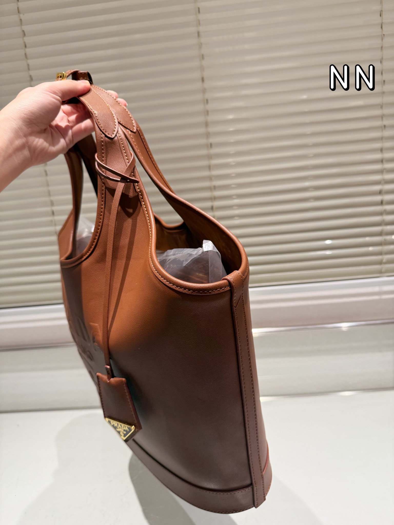 Pra new arrival tote bag size:28*22 cm