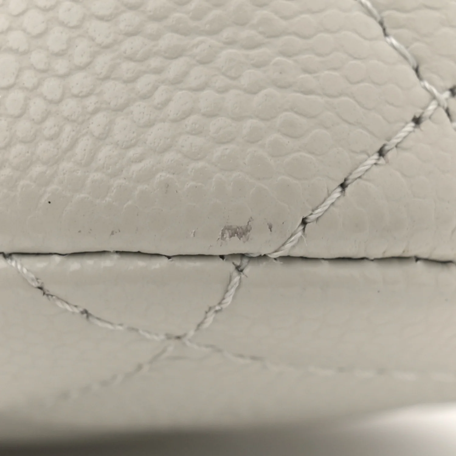 Caviar Quilted Classic Clutch With Chain Light Grey