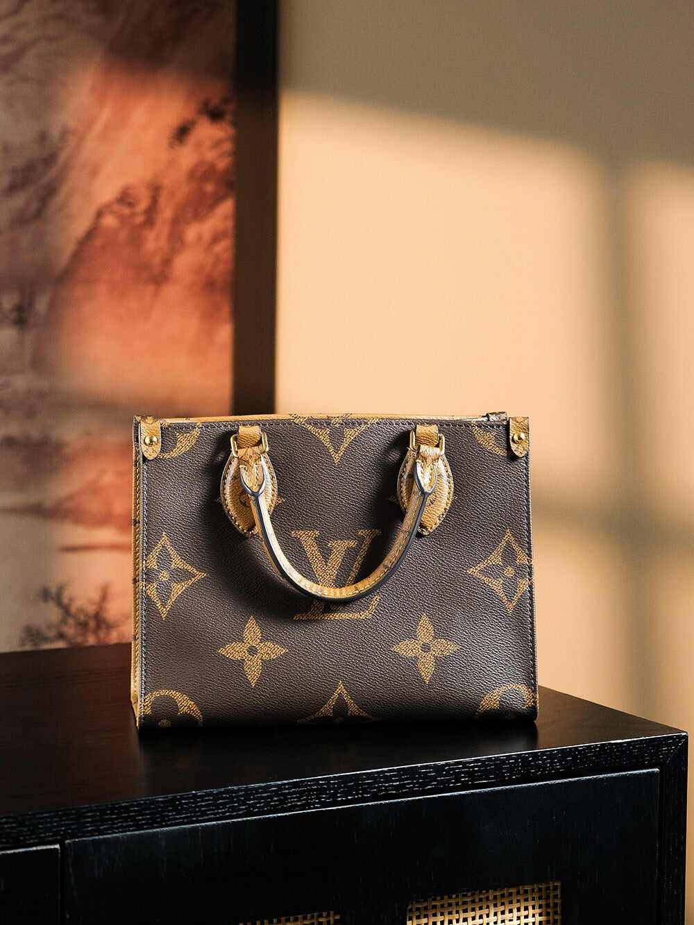 【ルイヴィトン】★大人気★男女共に人気OnTheGo PM 両面異色｜入手困難M46373