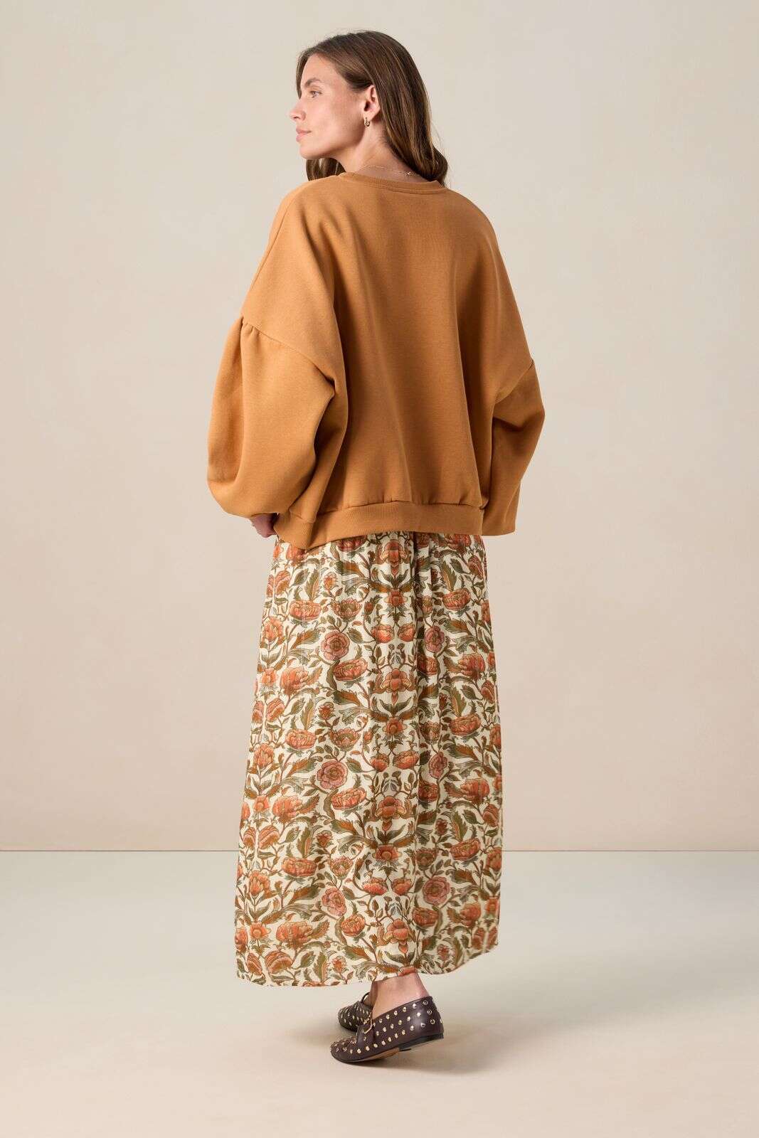 Bruine sweater met pofmouwen