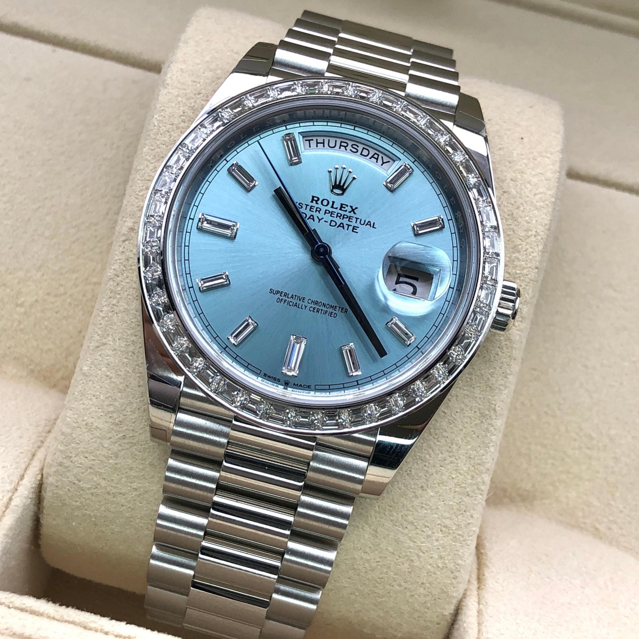[Super Clone]RLX Day-Date 40mm 228396TBR-0002 Ice Blue Diamonds Dial