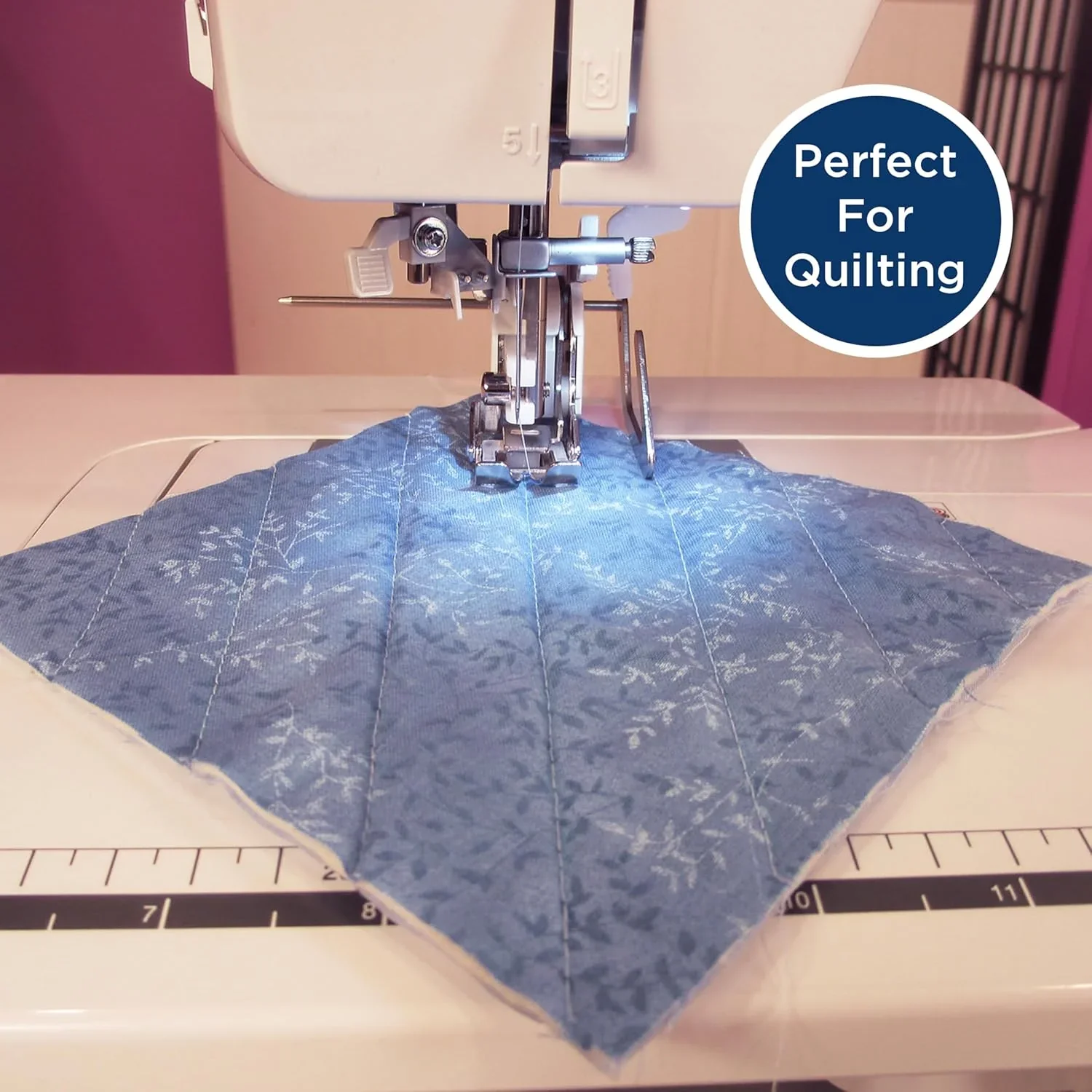 Machine à coudre et à quilter XR3774, 37 points intégrés, 8 pieds-de-biche inclus