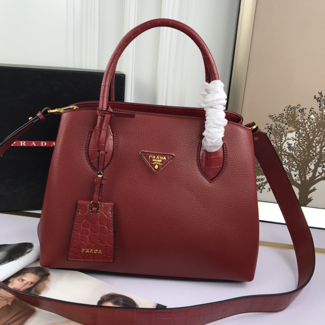 Pra new arrival bag 66153  size: 30*24*14 cm