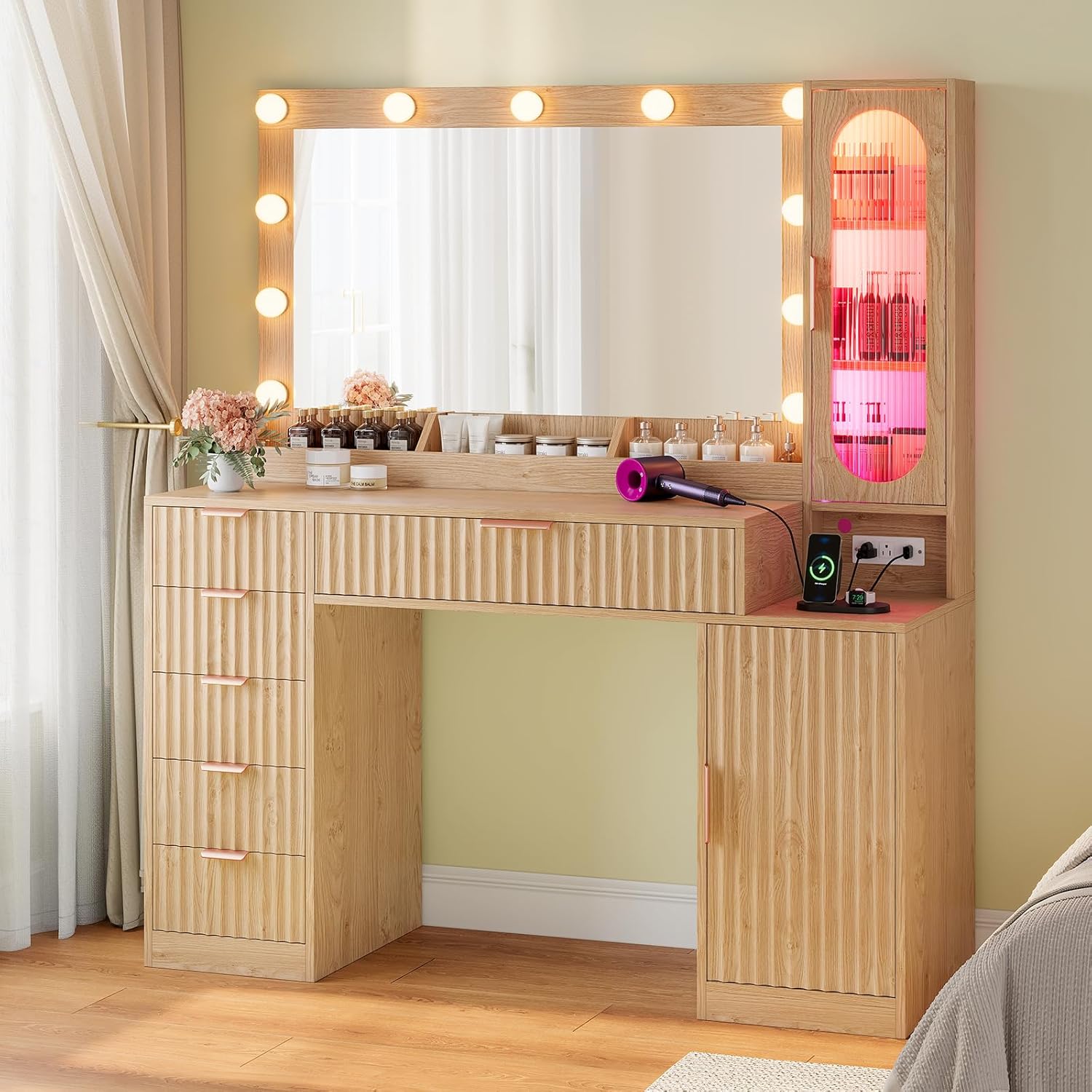 BTHFST Fluted Makeup Vanity Desk with Large 31.5