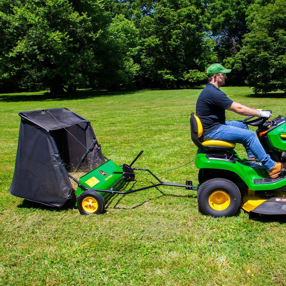 Balayeuse à gazon tractée John Deere 42″, capacité de 24 pi³, brosses réglables