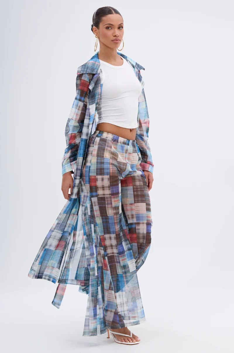 LIVING THE LIFE PLAID MESH TRENCH - Akira Store