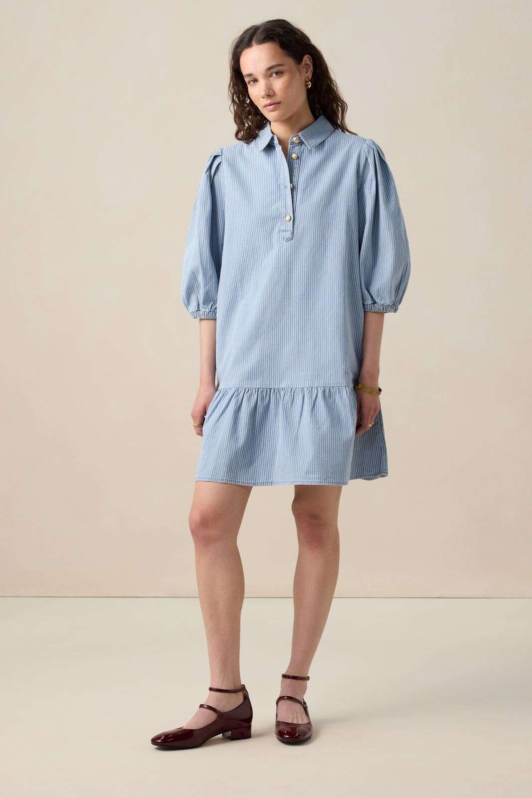 Blauwe denim jurk met pofmouwen