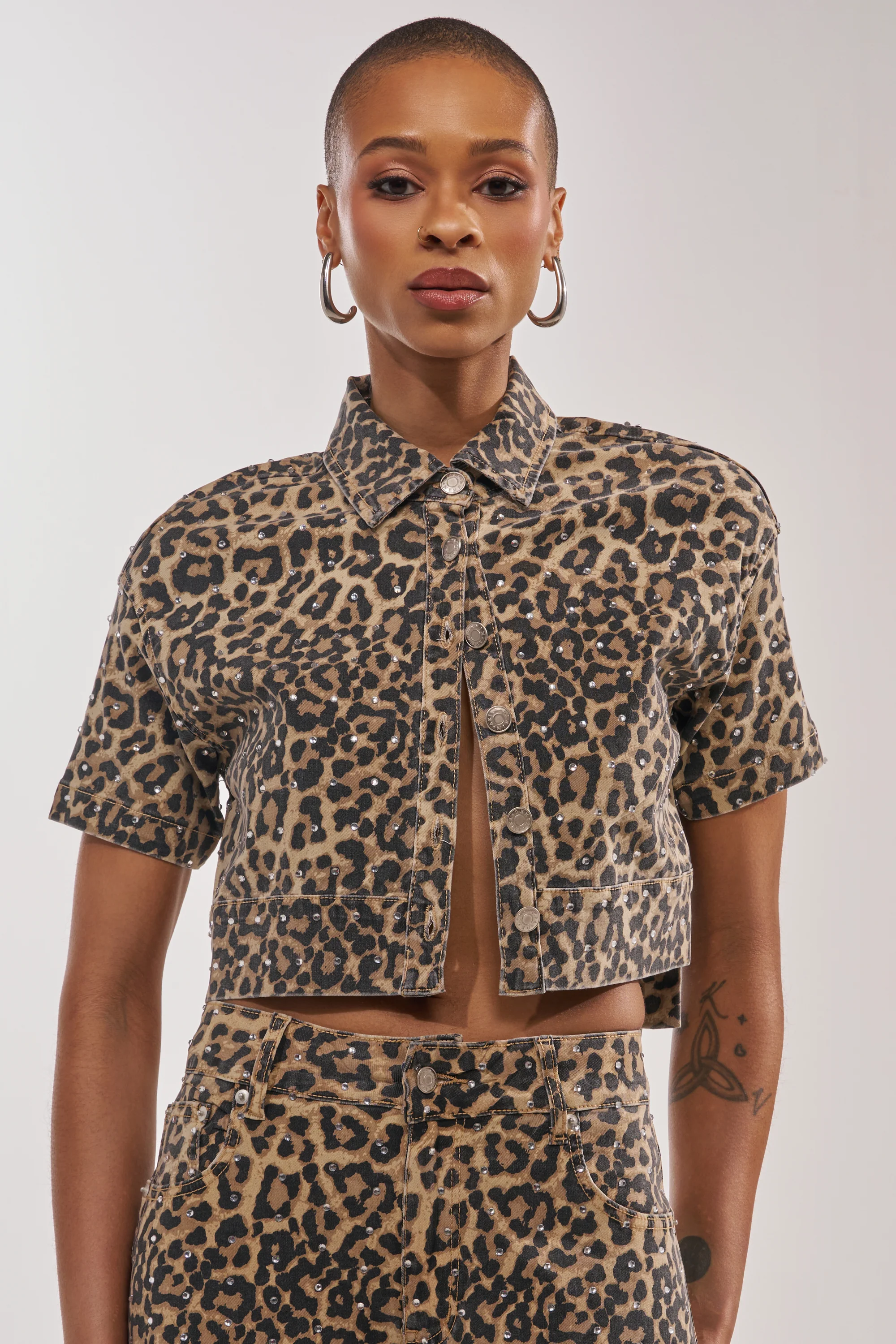 LEOPARD SISTA BUTTON DOWN - Akira Store