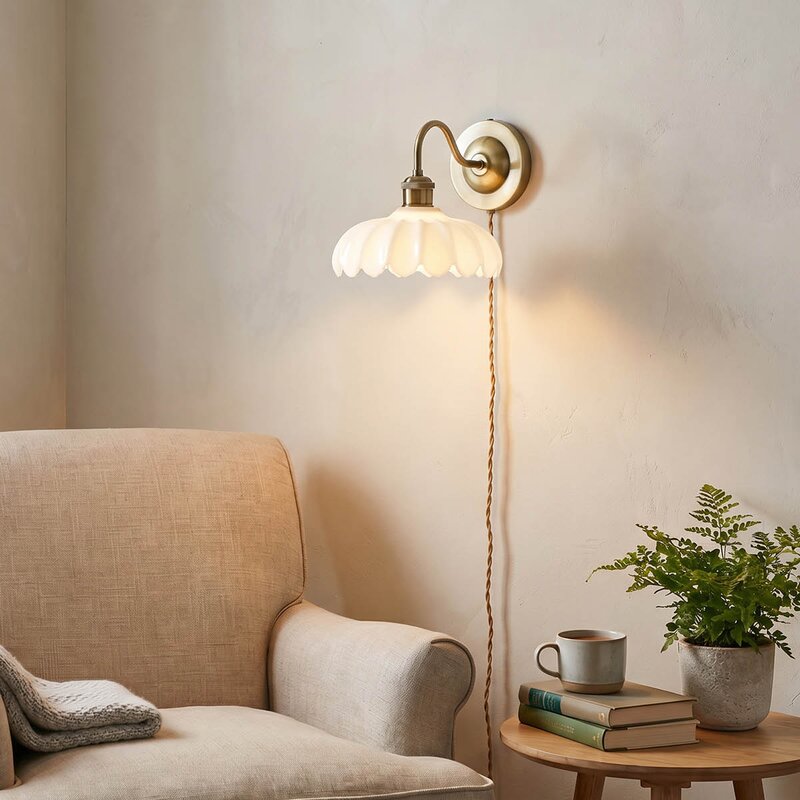 Sofia vegglampe 32 cm antikk/hvit
