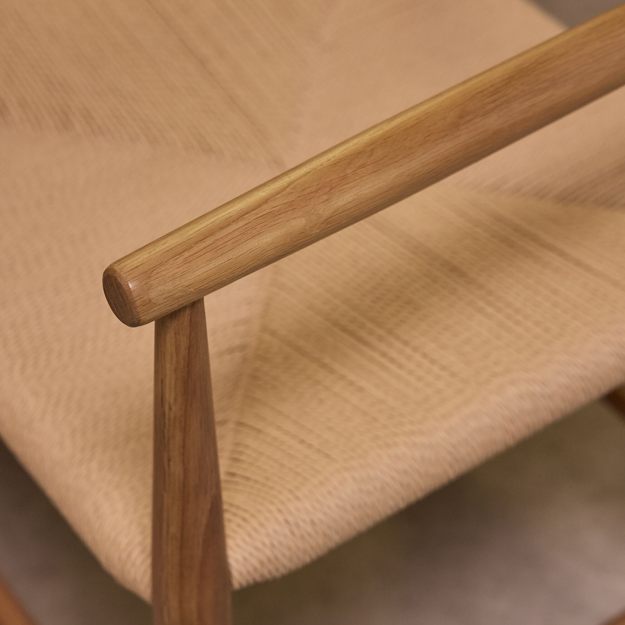 ESTACA - Chaise avec accoudoirs en bois de chêne - naturel