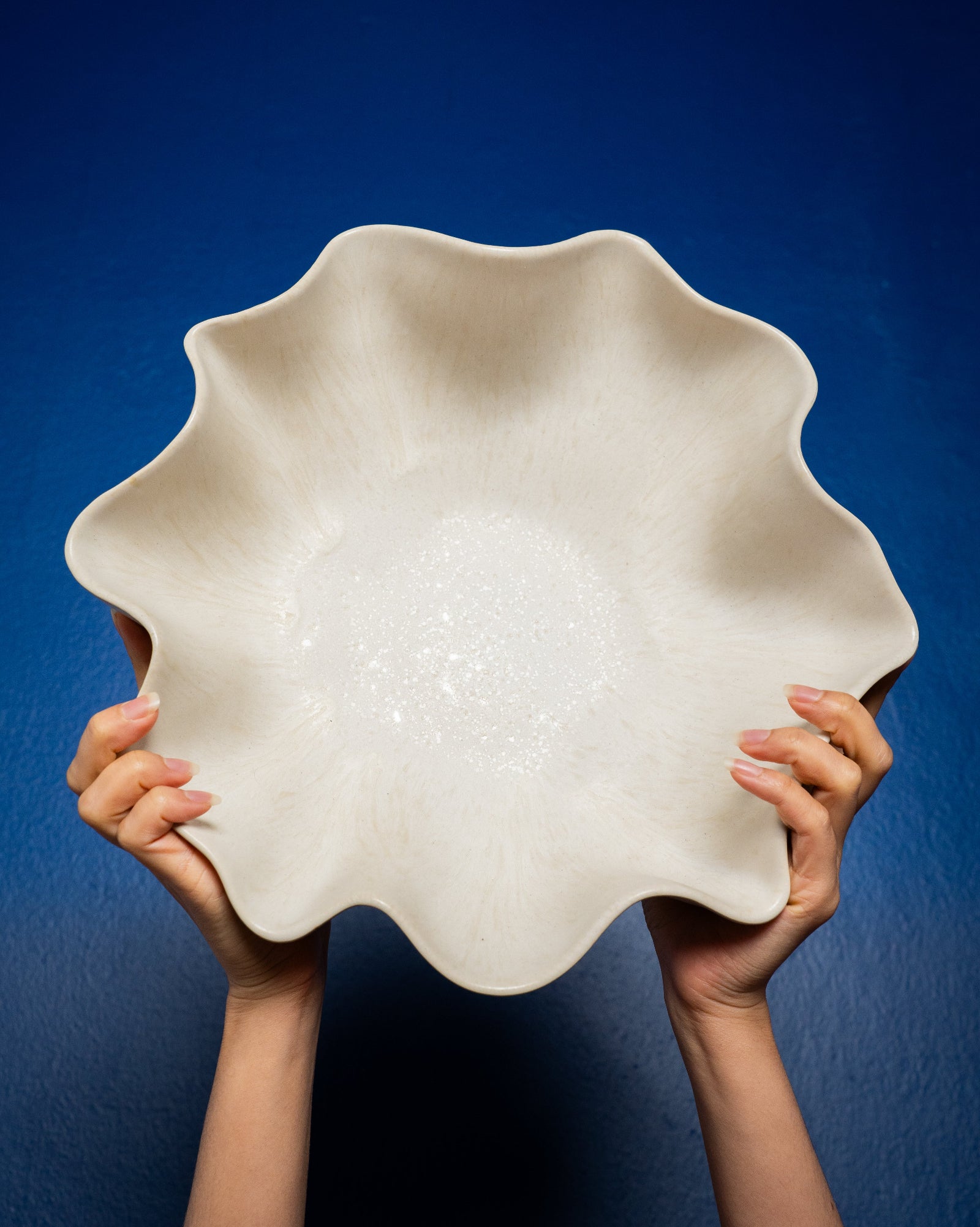 SINTRA - LARGE SERVING BOWL SHELL SAND