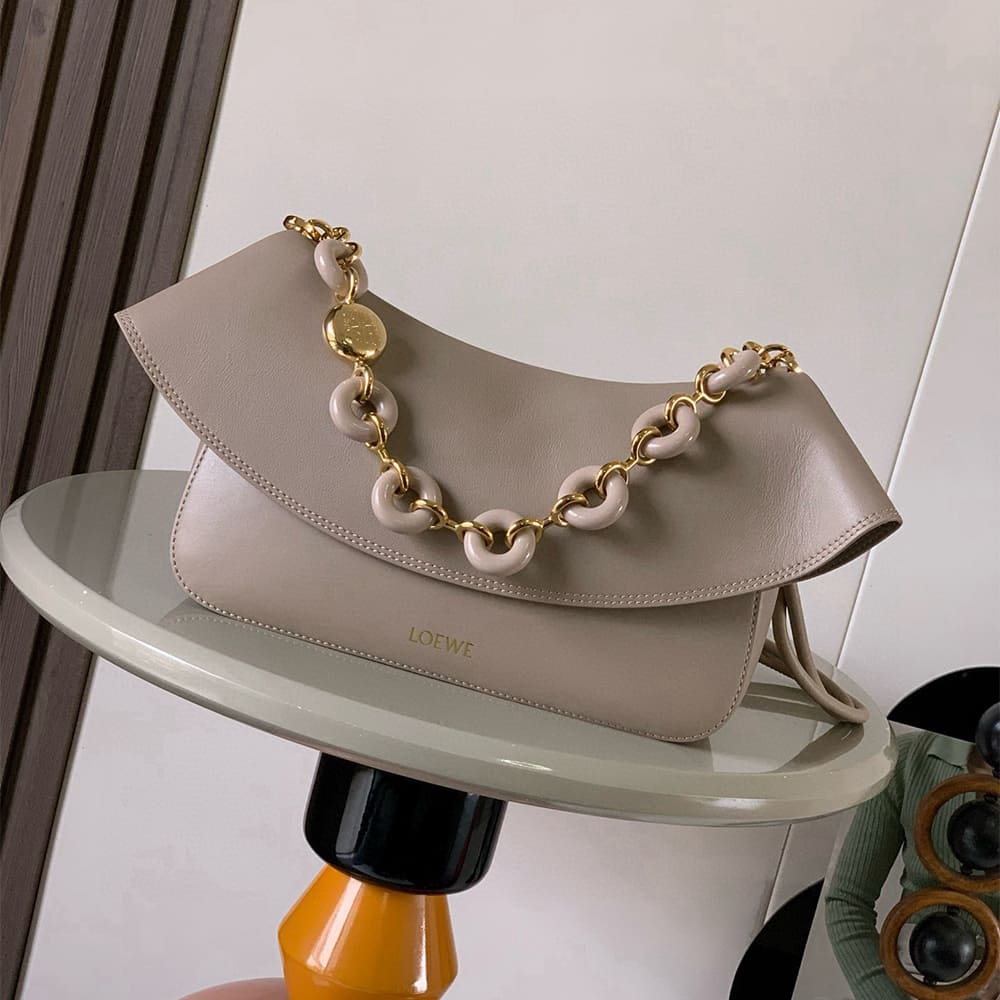 Loewe Medium Ola bag in smooth calfskin(HIGH-END GRADE)
