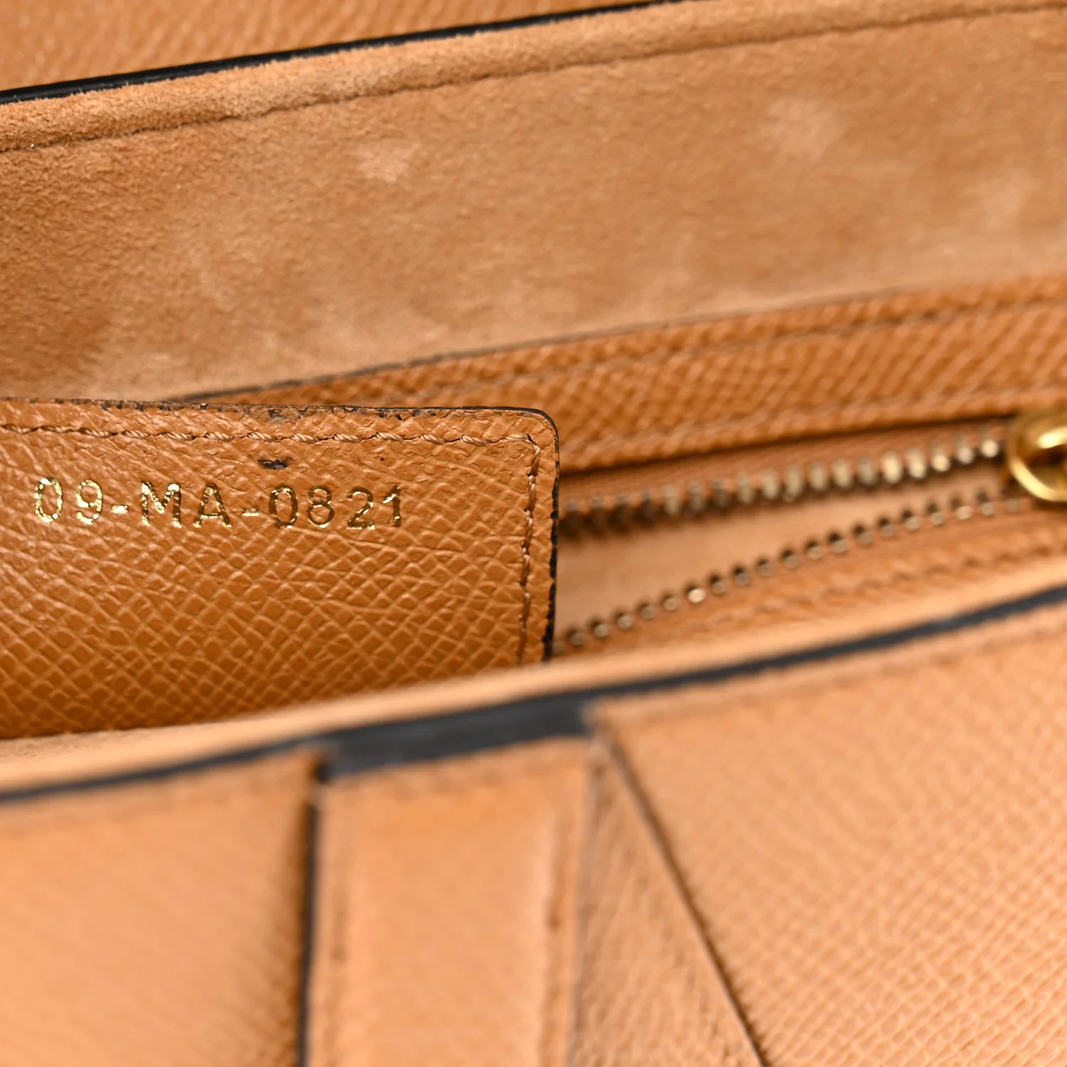 Grained Calfskin Saddle Bag Camello