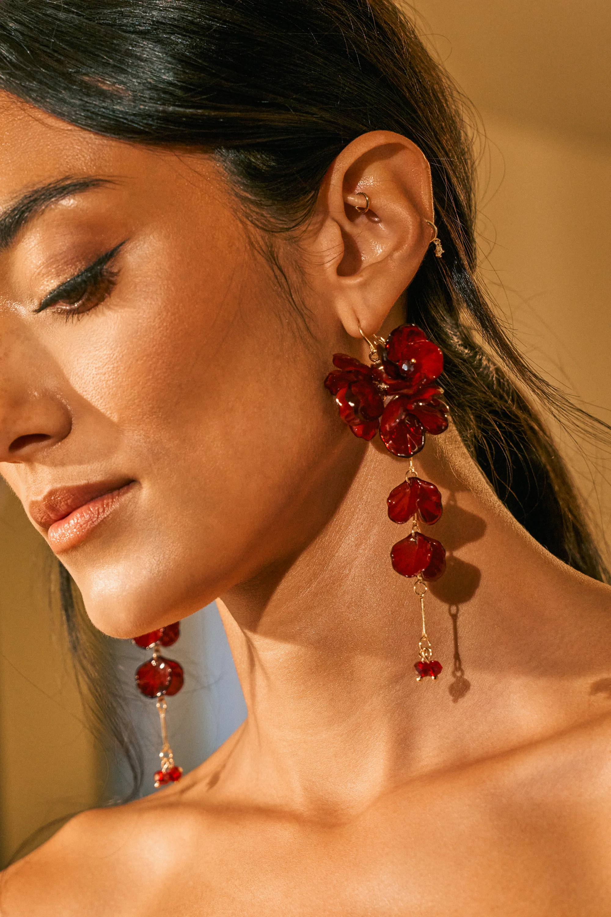 DRIP DRIP BURGUNDY DANGLE EARRING - Akira Store
